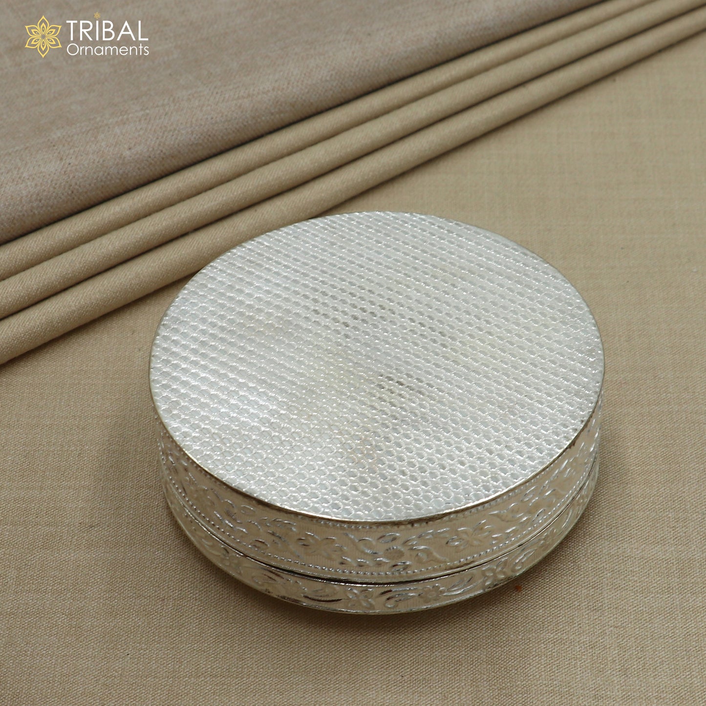 925 Sterling silver round shape trinket box , casket box , sindur box pooja utensils su1350