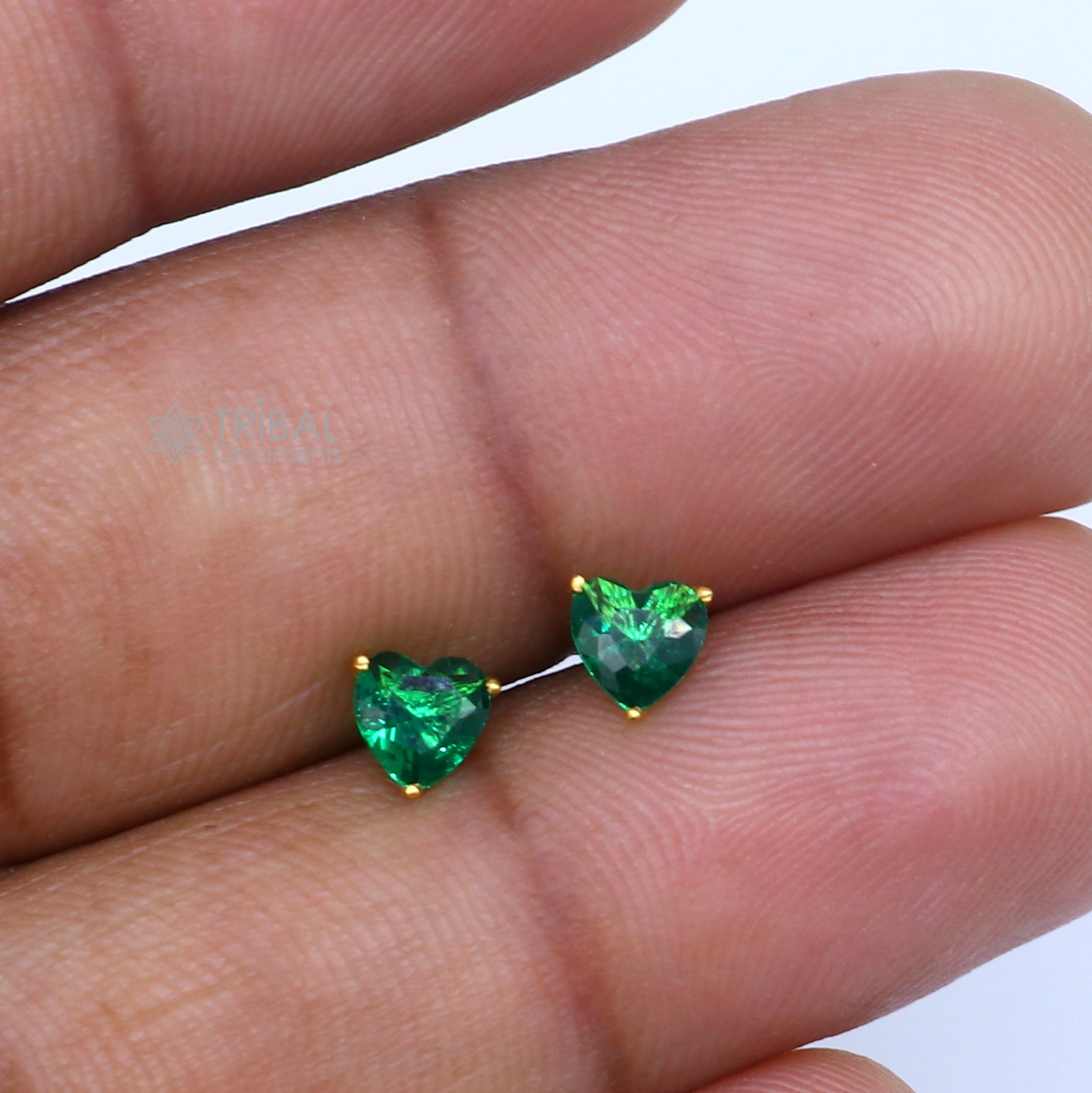 14Kt yellow gold green diamond stud earring for unisex er189 - TRIBAL ORNAMENTS