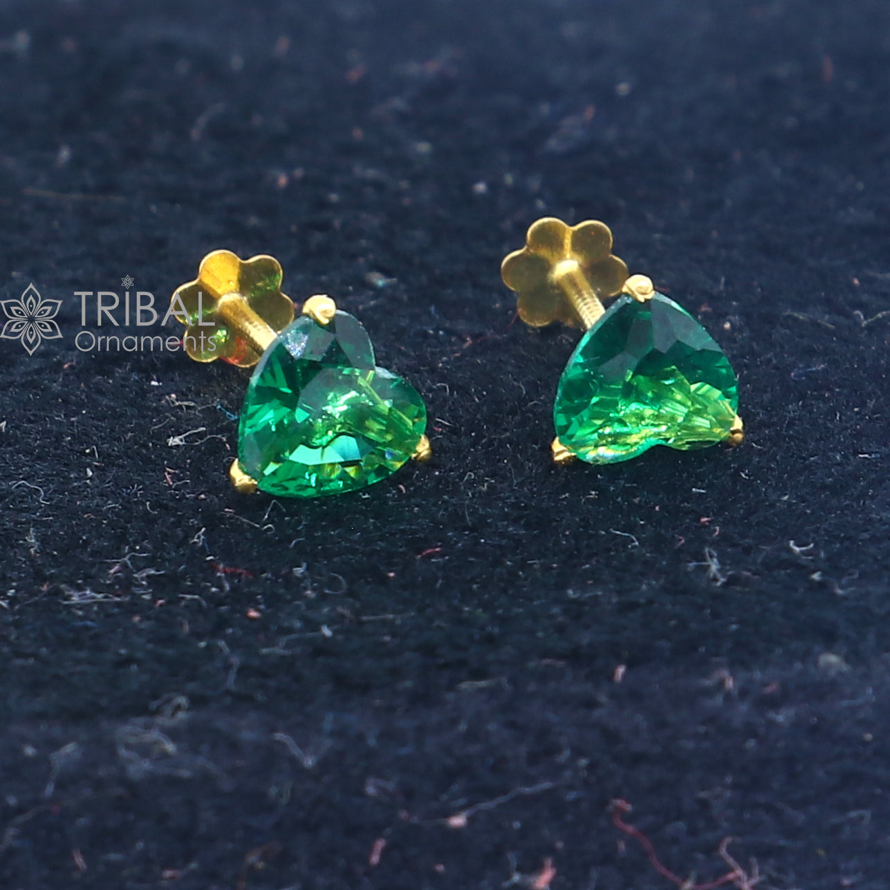 14Kt yellow gold green diamond stud earring for unisex er189 - TRIBAL ORNAMENTS