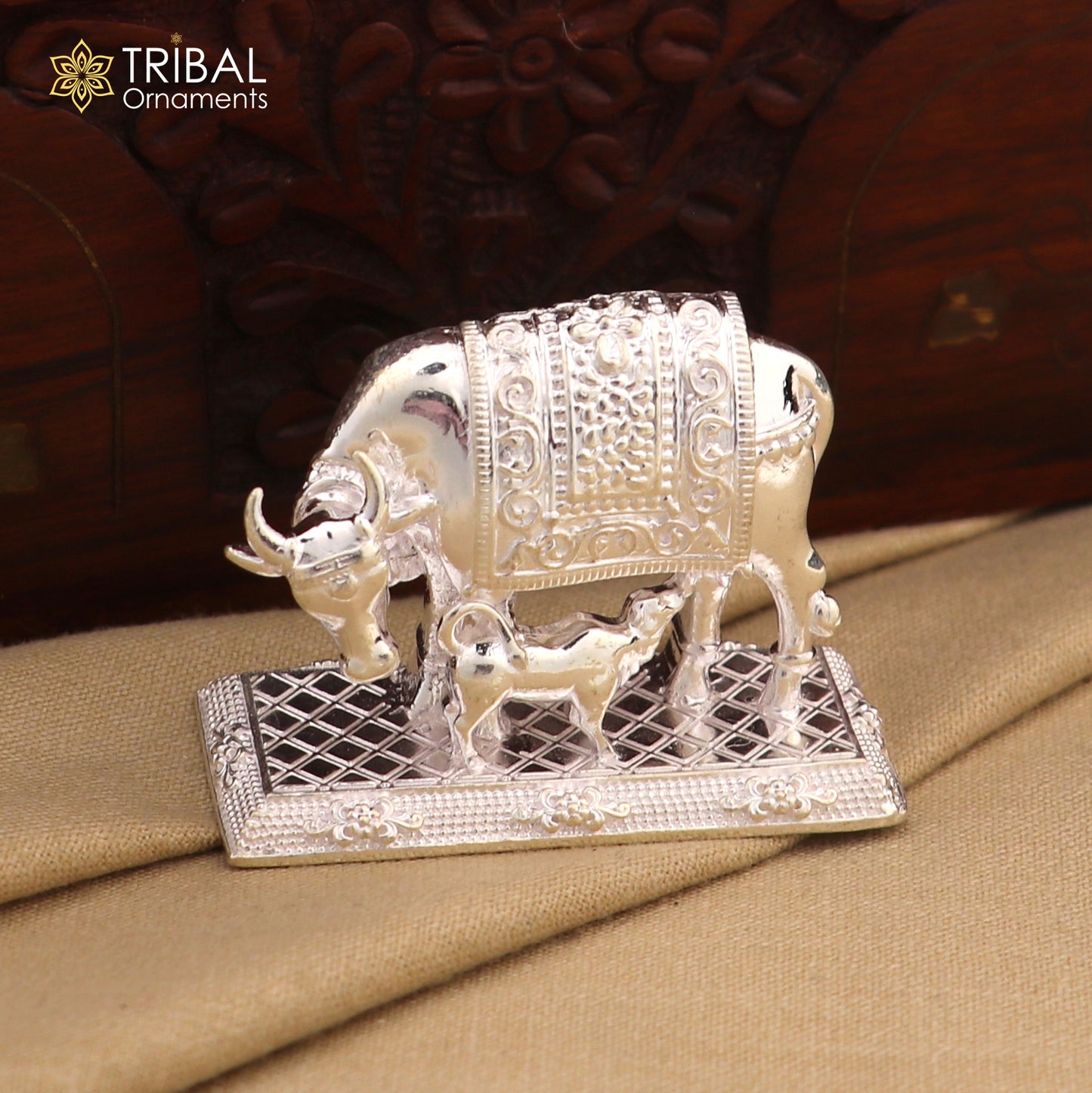 Divine cow with calf 925 sterling silver vintage Nakshi work design Kamdhenu cow, deity's cow, wishing cow art834