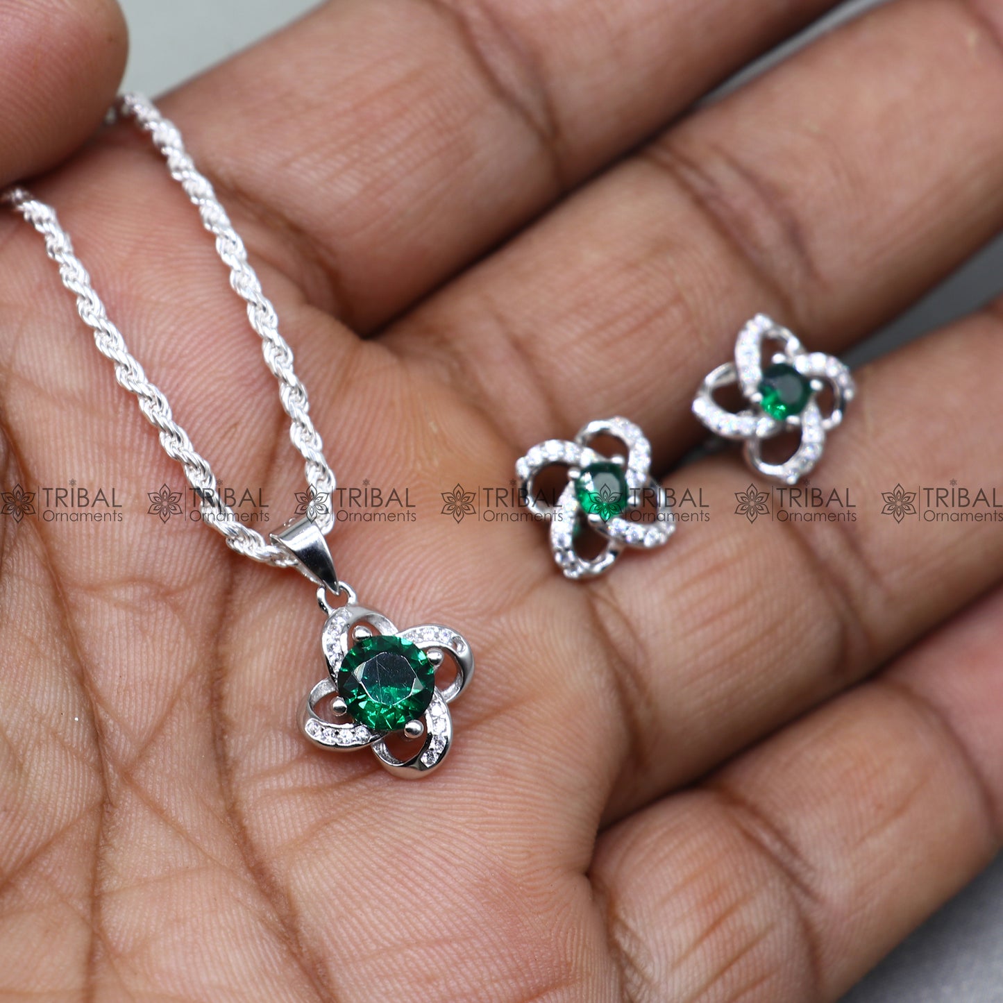 925 Sterling silver flower with green diamond (emerald) pendant set nsp964 - TRIBAL ORNAMENTS
