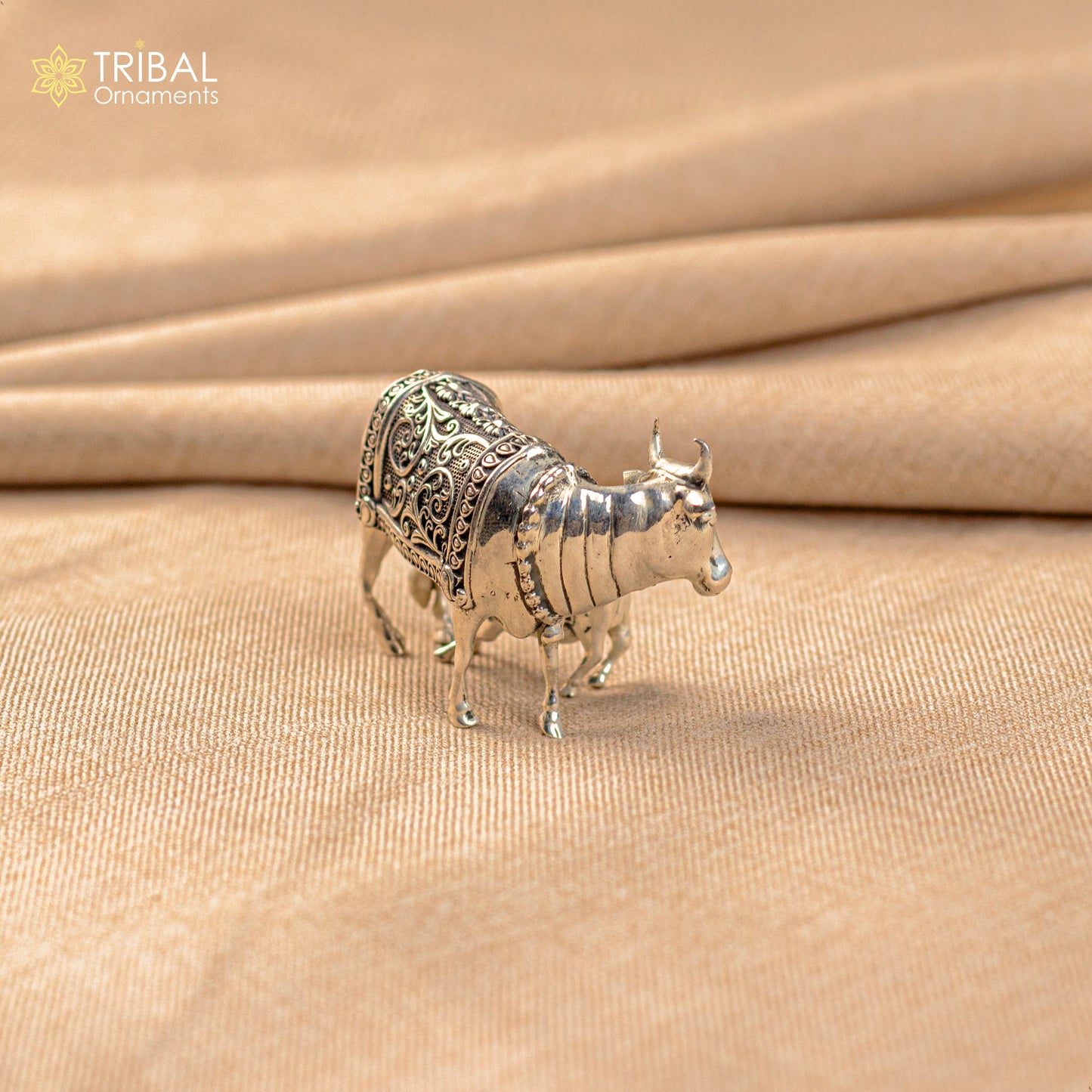 Divine cow with calf 925 sterling silver vintage Nakshi work design Kamdhenu cow, deity's cow, wishing cow, silver worshipping puja art120