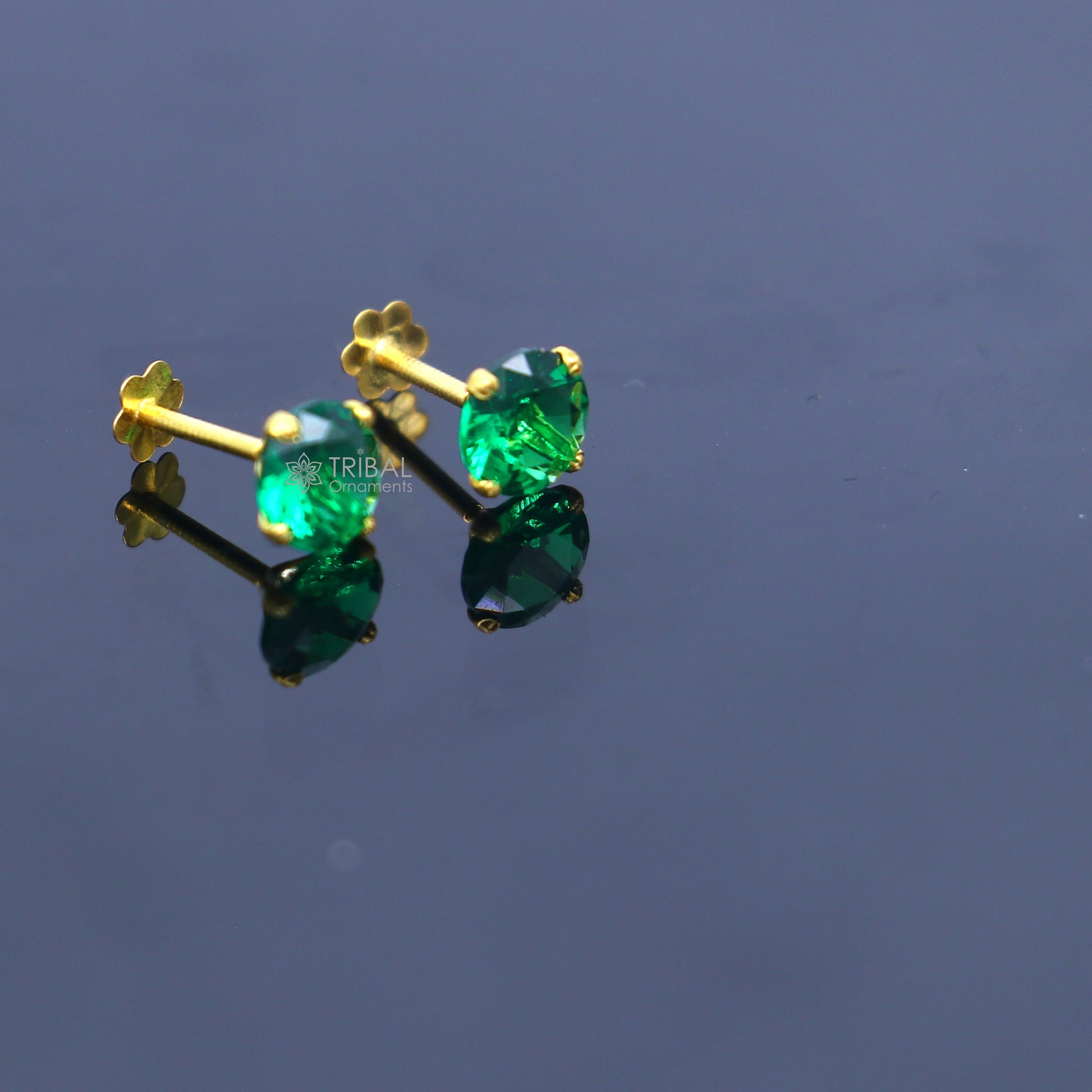 14Kt yellow gold green diamond stud earring for unisex er191 - TRIBAL ORNAMENTS