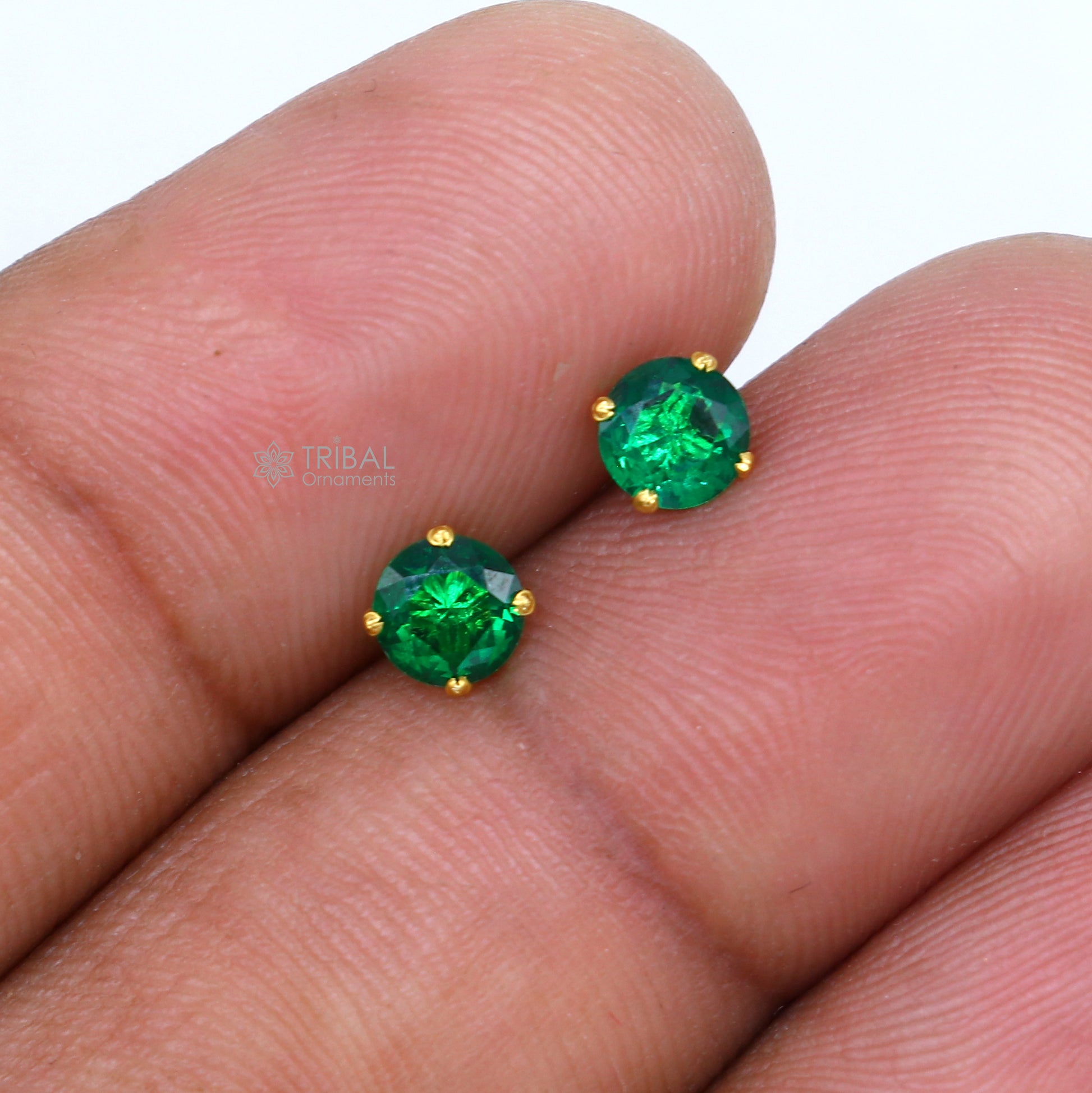 14Kt yellow gold green diamond stud earring for unisex er191 - TRIBAL ORNAMENTS
