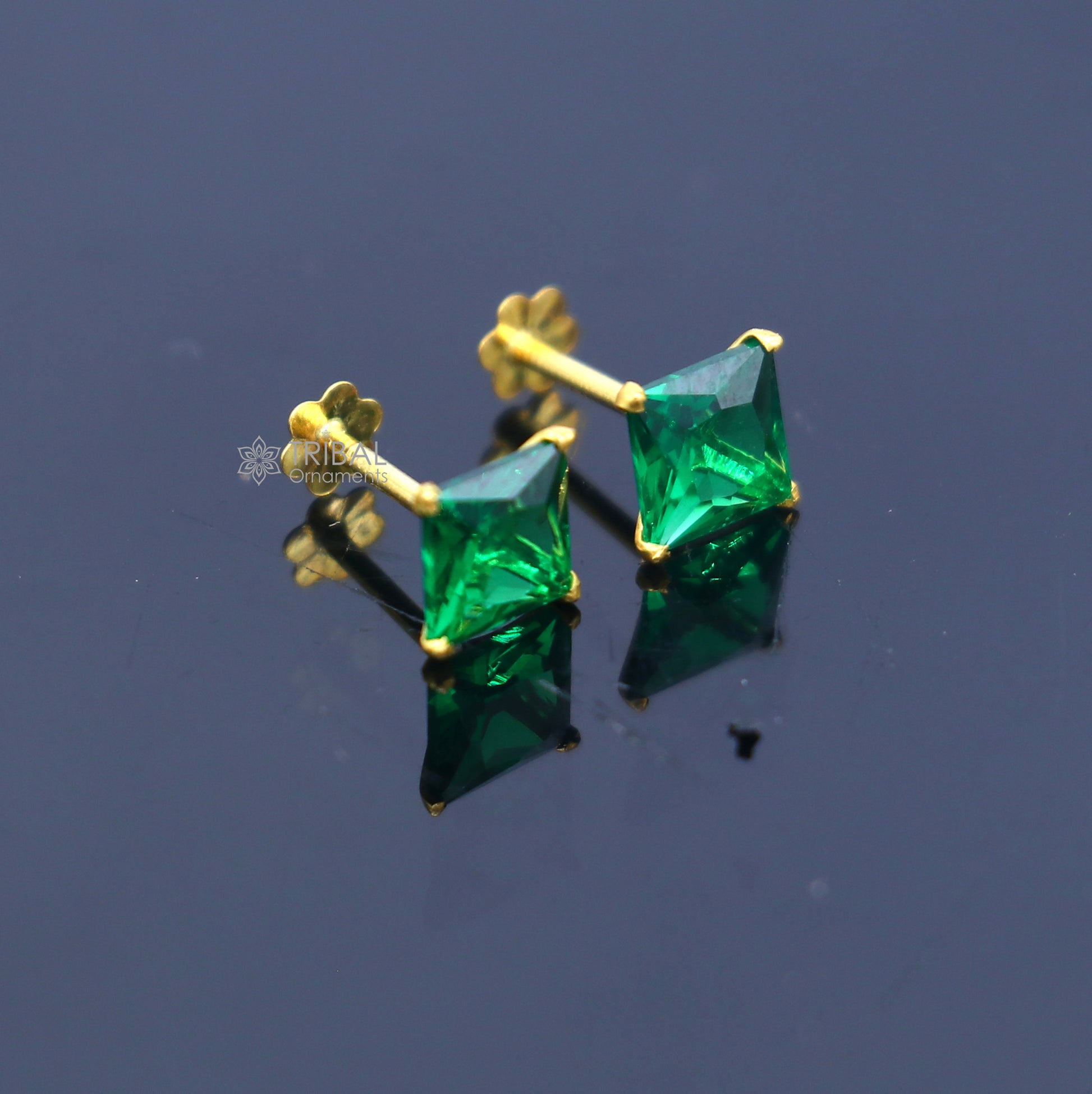 14Kt yellow gold green diamond stud earring for unisex er200 - TRIBAL ORNAMENTS