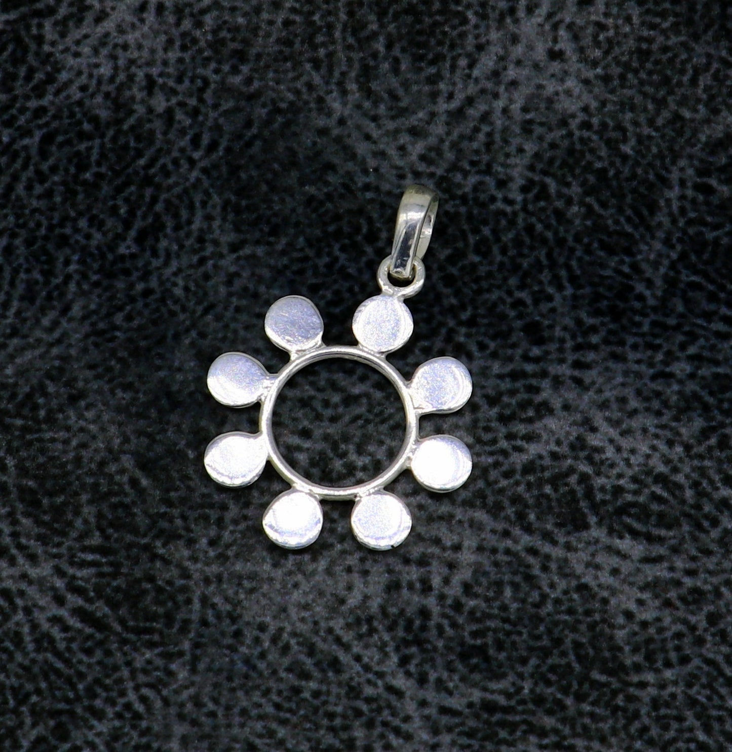 925 pure silver vintage design fabulous Flower style pendant, fabulous unisex gifting pendant, customized pendant jewelry ssp420 - TRIBAL ORNAMENTS