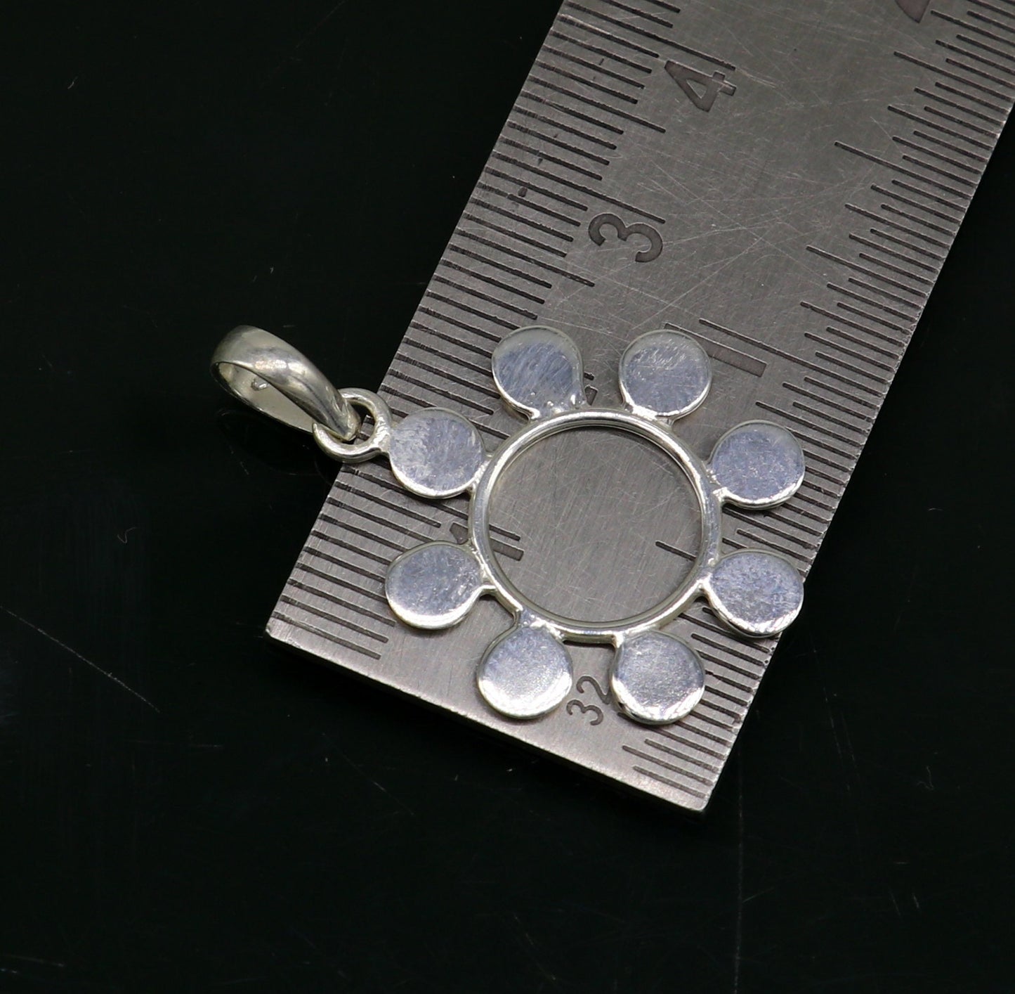 925 pure silver vintage design fabulous Flower style pendant, fabulous unisex gifting pendant, customized pendant jewelry ssp420 - TRIBAL ORNAMENTS