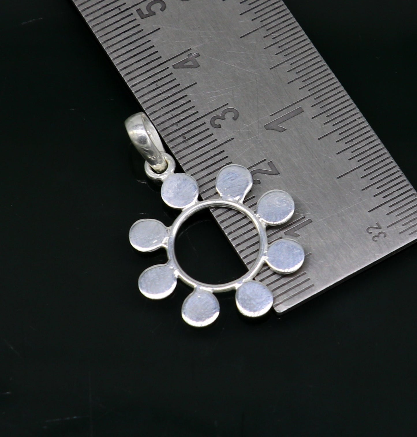 925 pure silver vintage design fabulous Flower style pendant, fabulous unisex gifting pendant, customized pendant jewelry ssp420 - TRIBAL ORNAMENTS