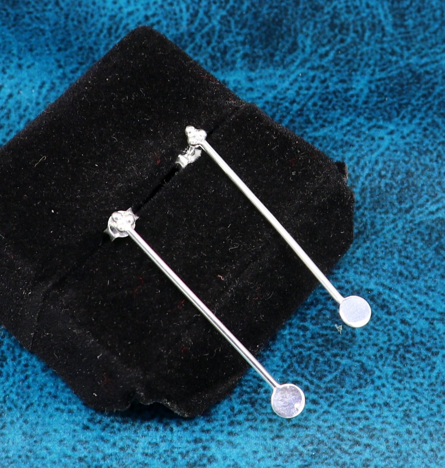 4 cm long pure 925 sterling silver stud earring, fabulous daily use stud new fancy jewelry India, best gifting light weight stud ear702 - TRIBAL ORNAMENTS