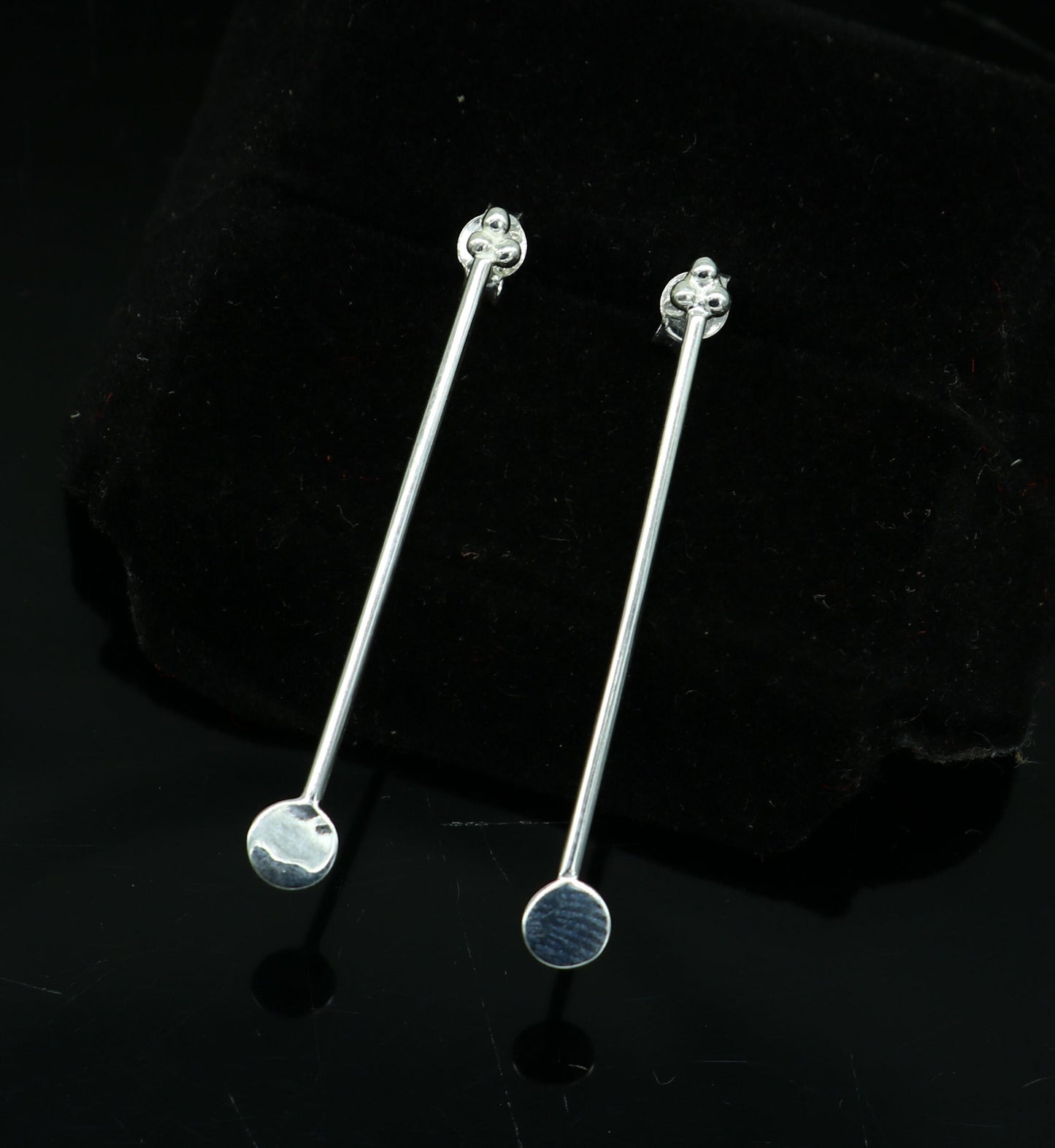 4 cm long pure 925 sterling silver stud earring, fabulous daily use stud new fancy jewelry India, best gifting light weight stud ear702 - TRIBAL ORNAMENTS