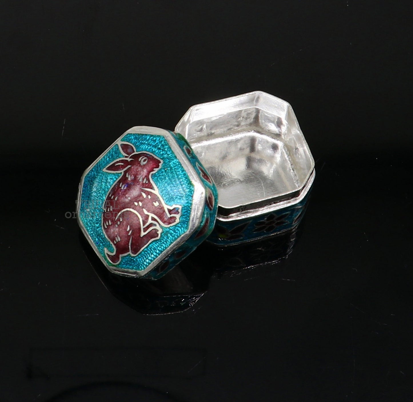 925 Sterling silver trinket box, silver jewelry box, small brides gifting box,eyes kajal box, silver container, floral design box stb153 - TRIBAL ORNAMENTS