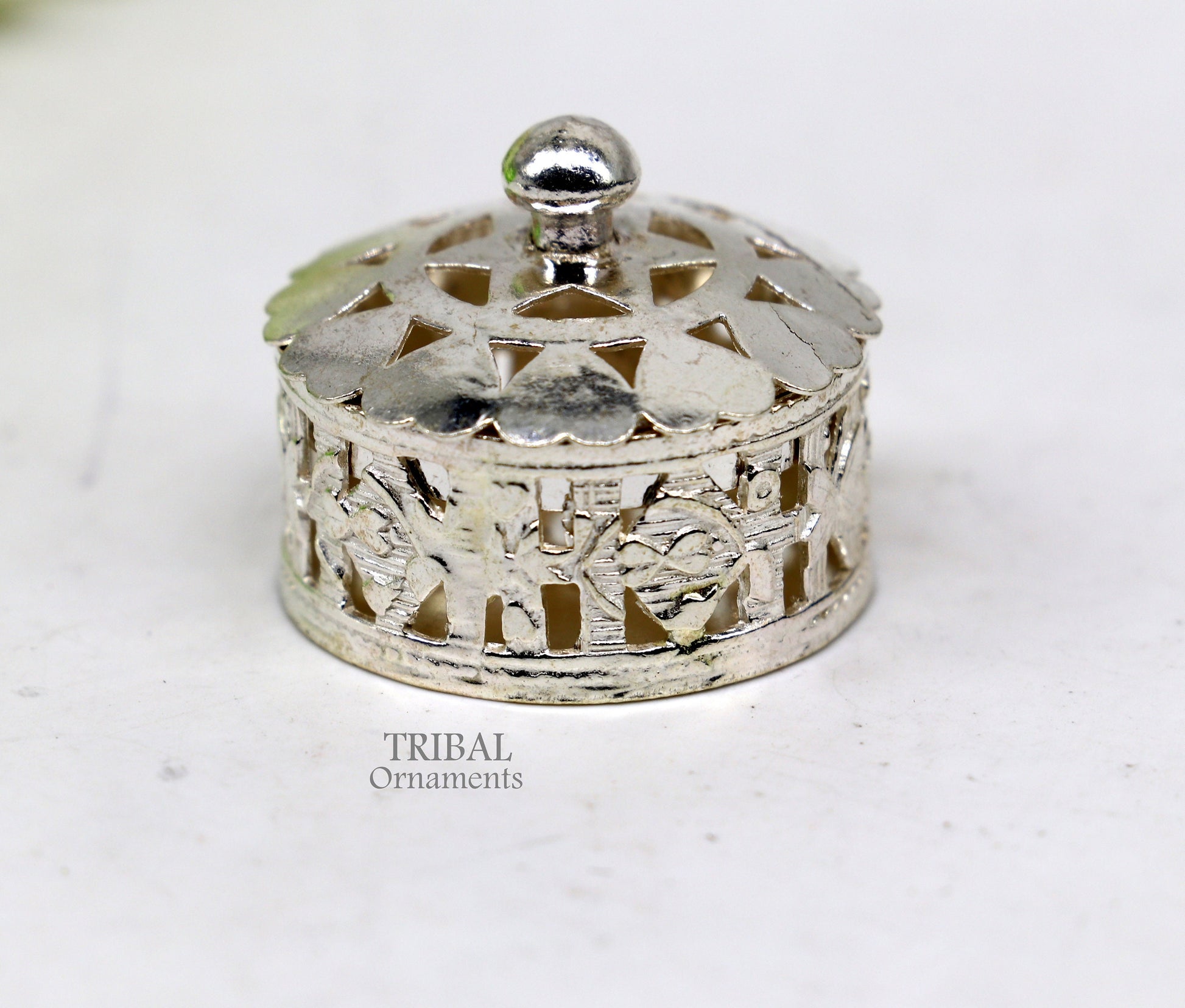 Exclusive small kapoor holding box or perfune attar holding box 925 sterling silver trinket box, container box, small jewelry box, SU1025 - TRIBAL ORNAMENTS