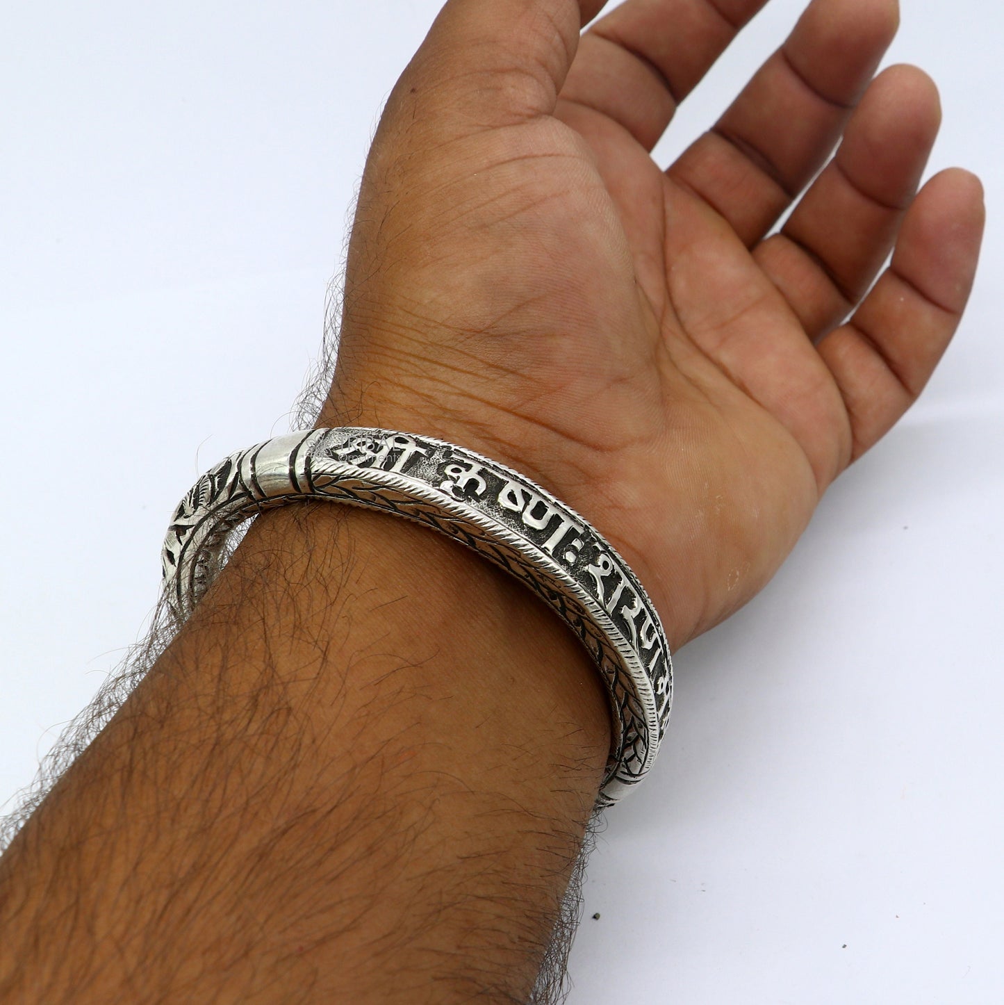 925 Sterling silver handmade chitai work "Shri Krishna sharanam mam" lord krishna mantra bracelet kada divine unisex ethnic jewelry nsk839 - TRIBAL ORNAMENTS