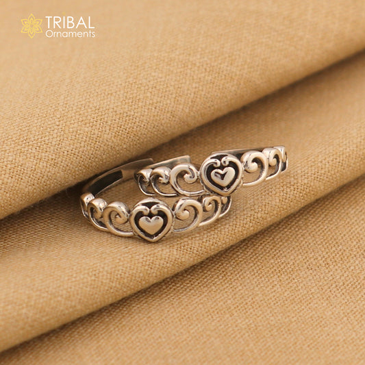 Sterling silver handmade vintage toe ring with tribal design, adjustable ethnic jewelry for belly dance, from TRIBAL ORNAMENTS.
