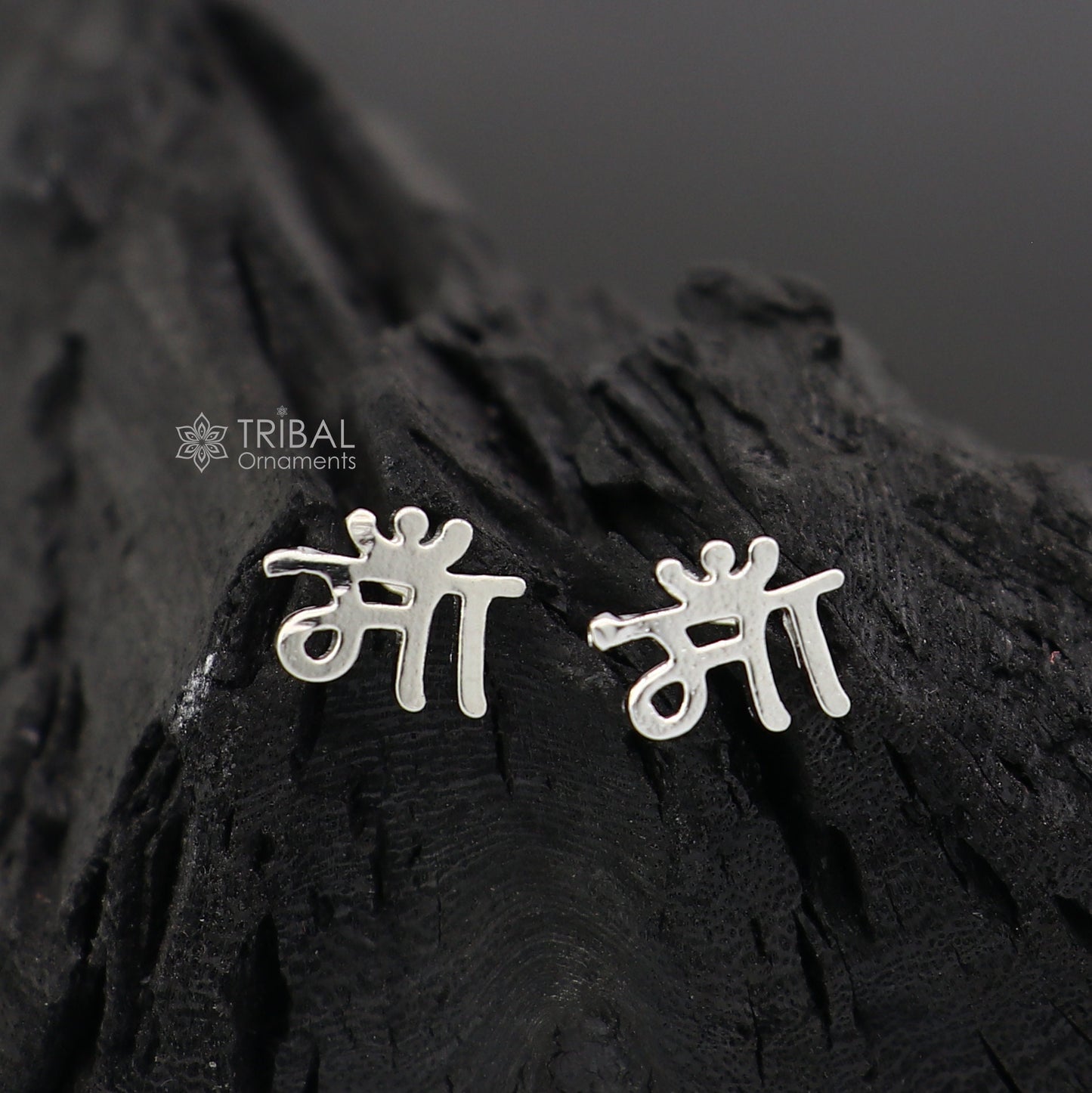 925 Sterling silver handmade "MAA" Hindi letter stud earring, unisex cultural jewelry with solid silver craftsmanship.