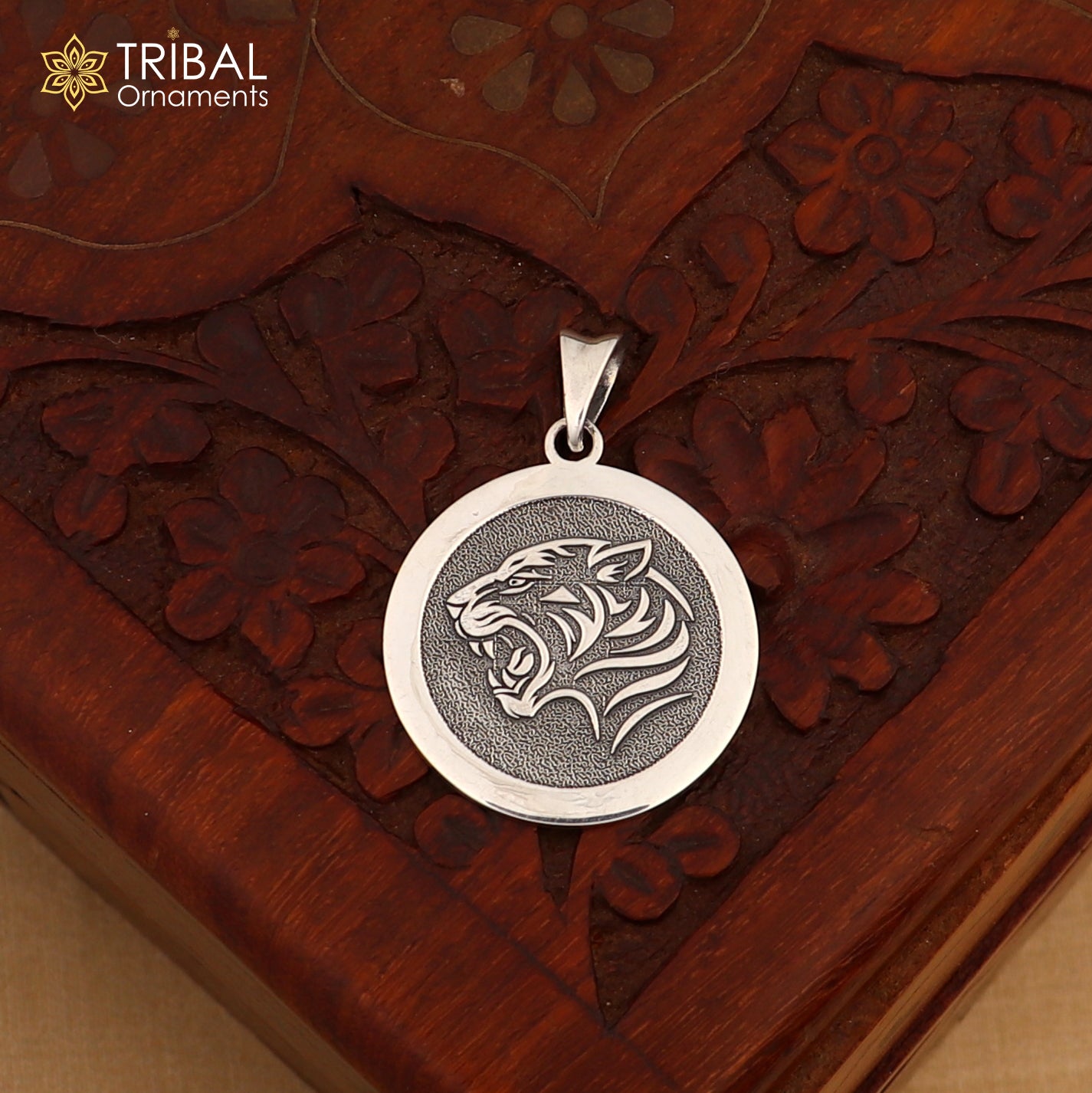 925 Sterling silver round shape lion design stylish pendant tribal jewelry nsp1071 - TRIBAL ORNAMENTS