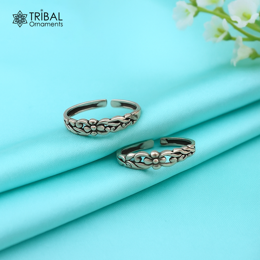 Handcrafted 925 sterling silver vintage-style oxidized toe rings by TRIBAL ORNAMENTS, featuring tribal wedding jewelry design.