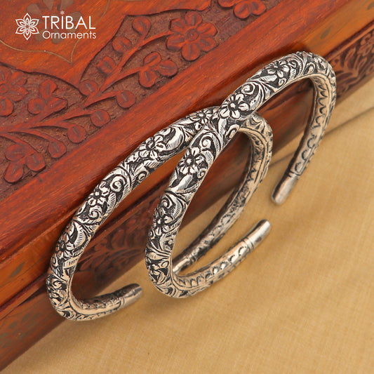 Sterling silver vintage flower design oxidized foot kada ankle bracelet by Tribal Ornaments with tribal ethnic jewelry style.