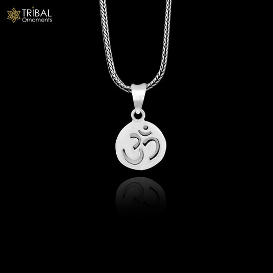 Unisex 925 sterling silver Hindu mantra 'Aum' OM pendant, handmade tribal jewelry with personalized design, stylish and spiritual.