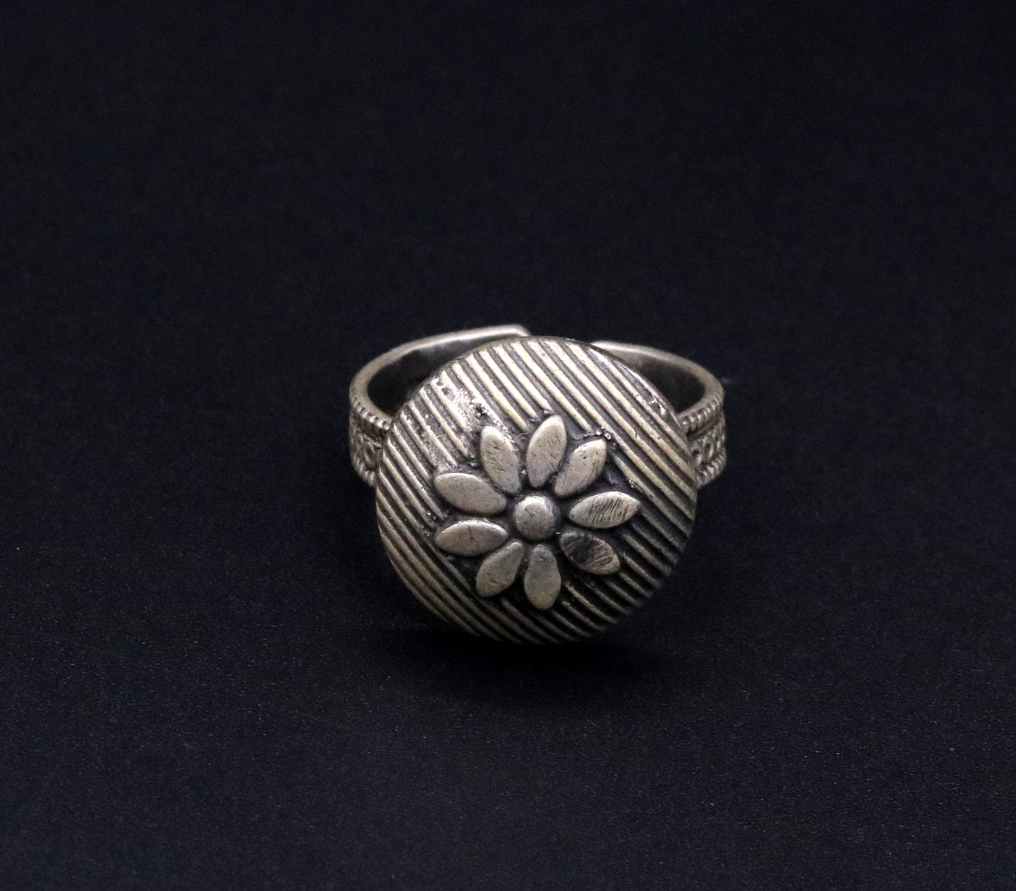 Traditional handmade silver flower shape fabulous adjustable tribal ring jewelry from India rajasthan !!sr26 - TRIBAL ORNAMENTS