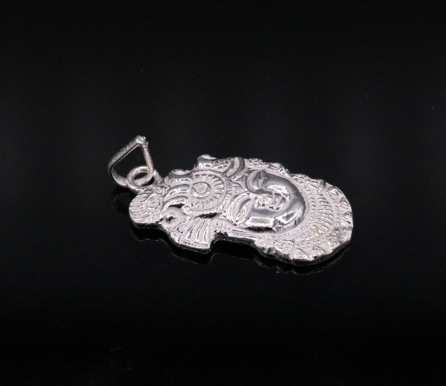 Solid silver handmade indian idol krishna shreenathji pendant from Rajasthan India god shree krishna pendant locket nsp01 - TRIBAL ORNAMENTS