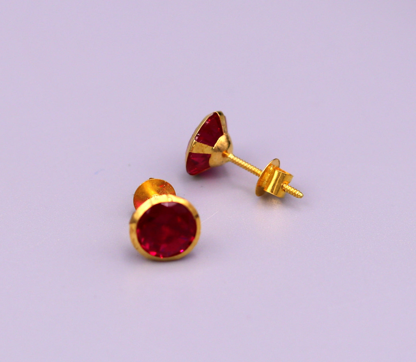 18Karat yellow gold gorgeous red cubic zircon stone amazing 6 mm stud earring excellent vintage antique design er88 - TRIBAL ORNAMENTS