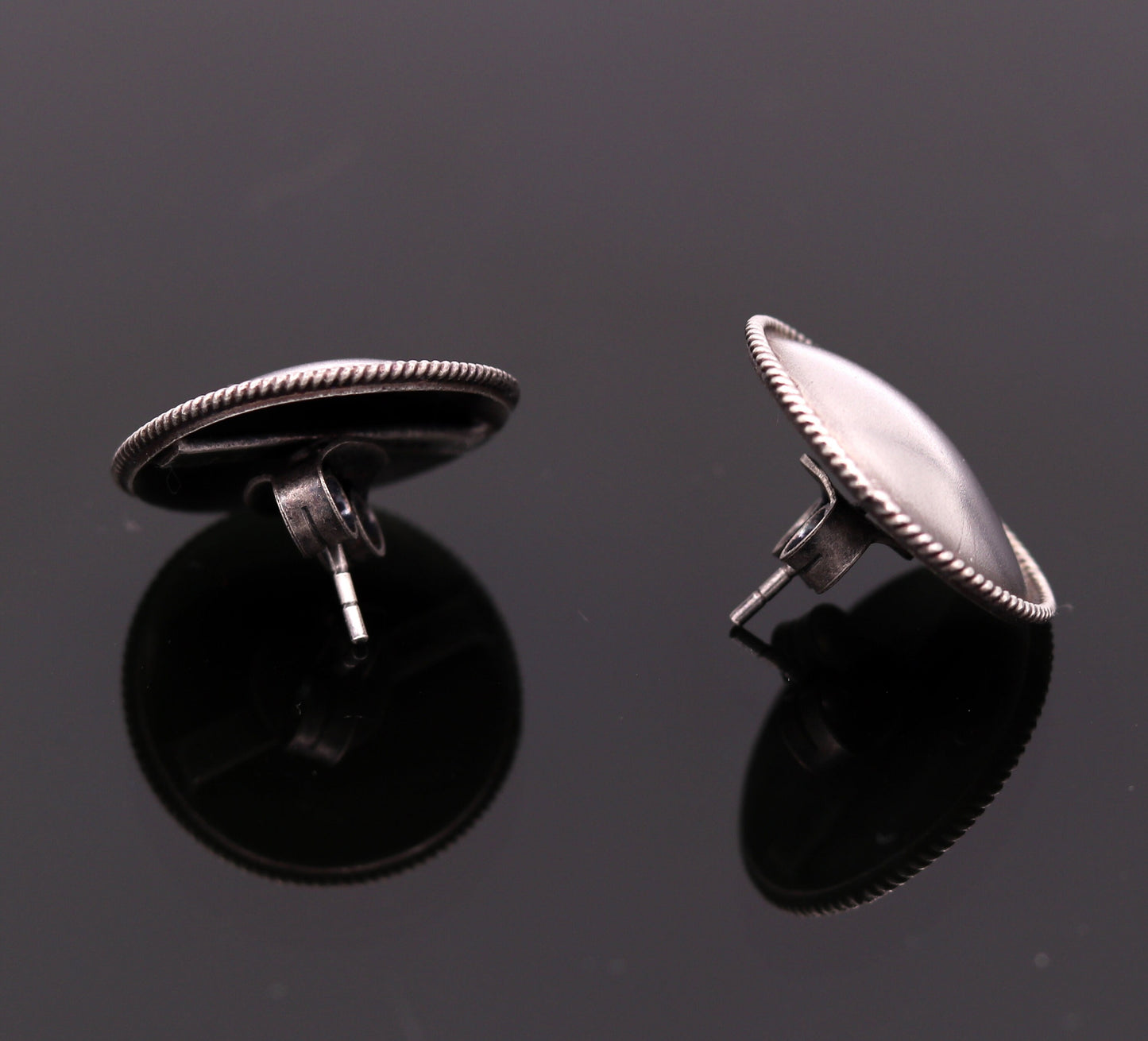 Vintage design 925 sterling silver plain style handmade round design fabulous Stud earrings tribal jewelry from Rajasthan india s523 - TRIBAL ORNAMENTS