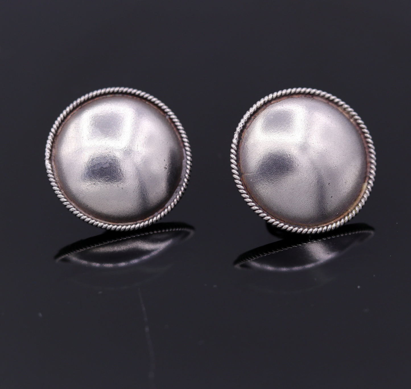 Vintage design 925 sterling silver plain style handmade round design fabulous Stud earrings tribal jewelry from Rajasthan india s523 - TRIBAL ORNAMENTS