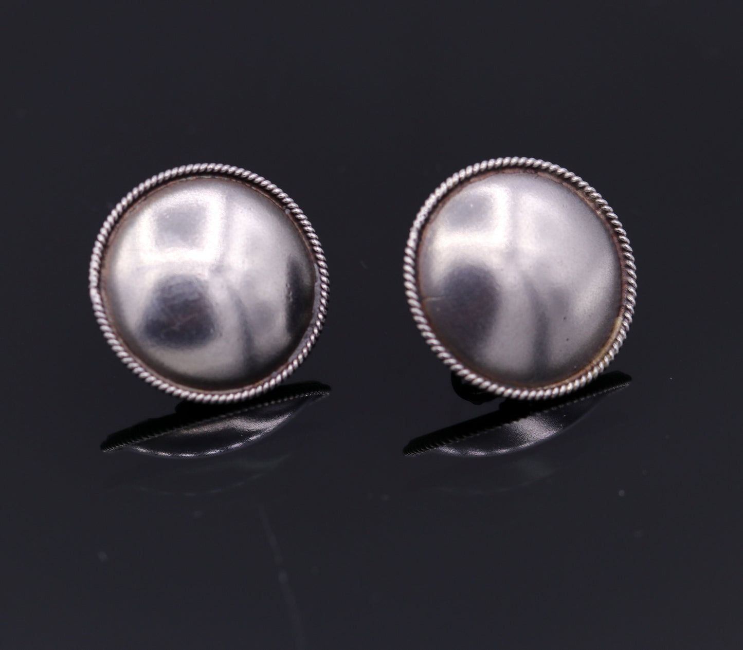 Vintage design 925 sterling silver plain style handmade round design fabulous Stud earrings tribal jewelry from Rajasthan india s523 - TRIBAL ORNAMENTS
