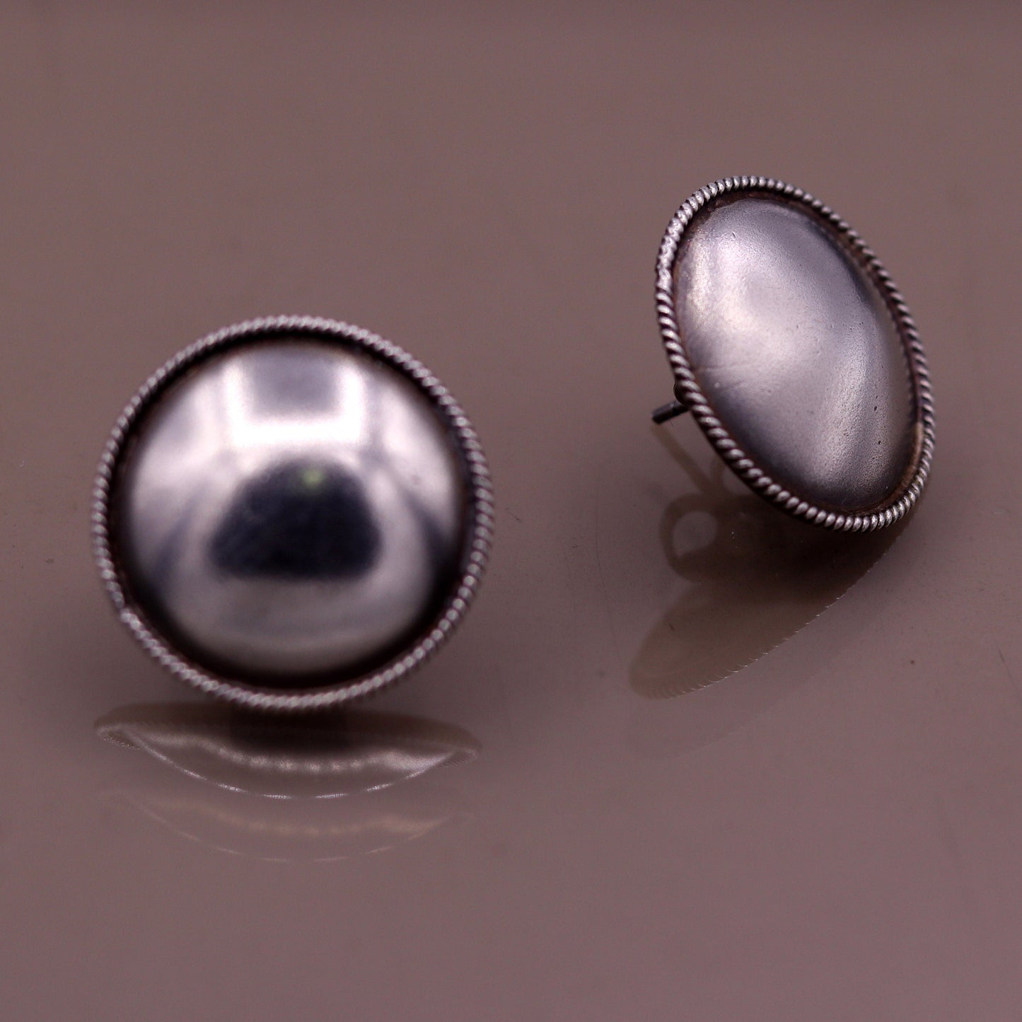 High quality 925 sterling silver plain style handmade round design fabulous Stud earrings tribal jewelry from Rajasthan india s526 - TRIBAL ORNAMENTS