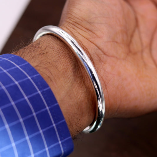 Amazing 925 sterling silver handmade fabulous round shape bright shining unisex bangle bracelet excellent gifting jewelry from india nssk348 - TRIBAL ORNAMENTS
