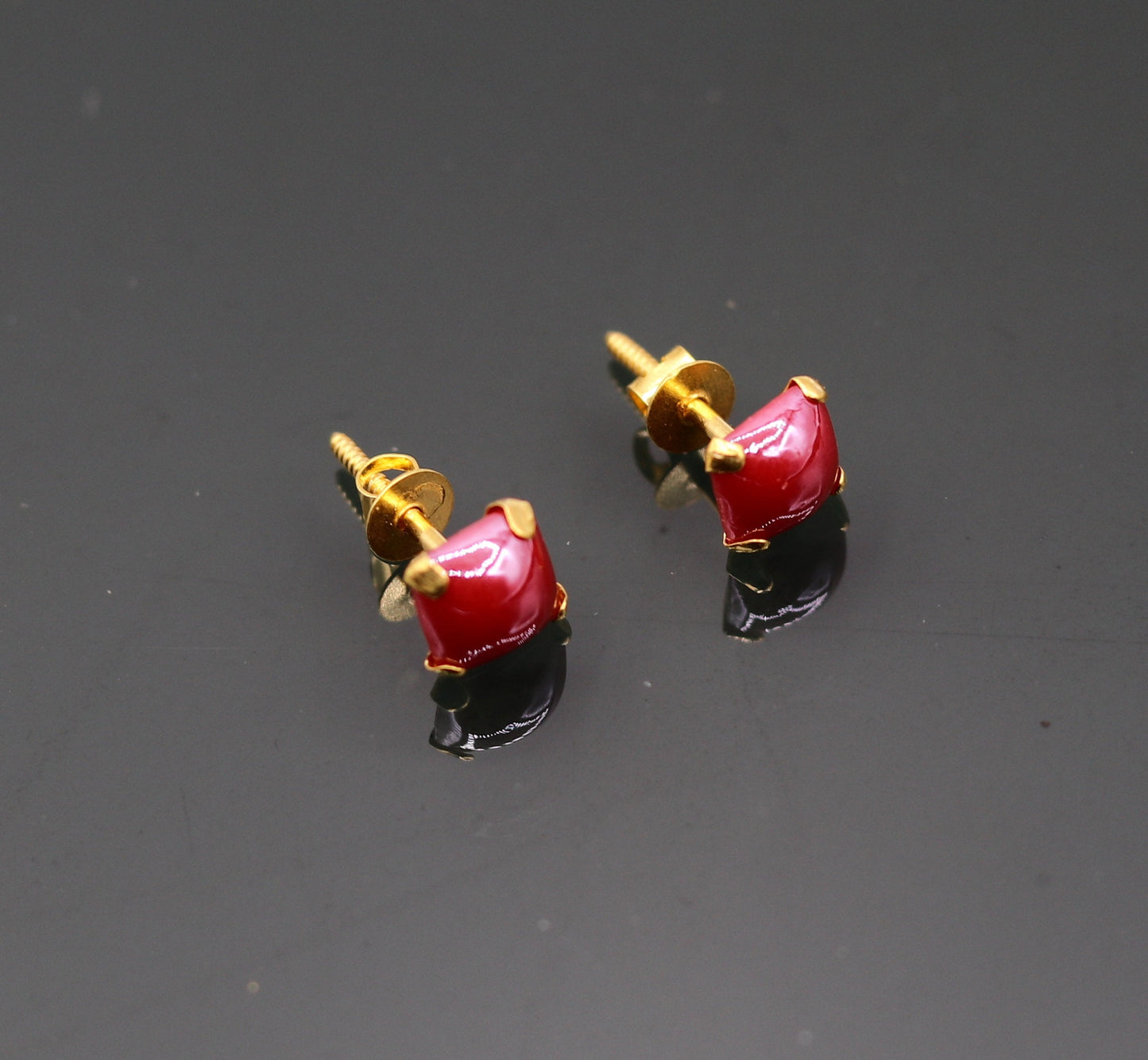 Fabulous Red color stone 18kt yellow gold handmade stud earring excellent daily use gifting light weight jewelry india er99 - TRIBAL ORNAMENTS