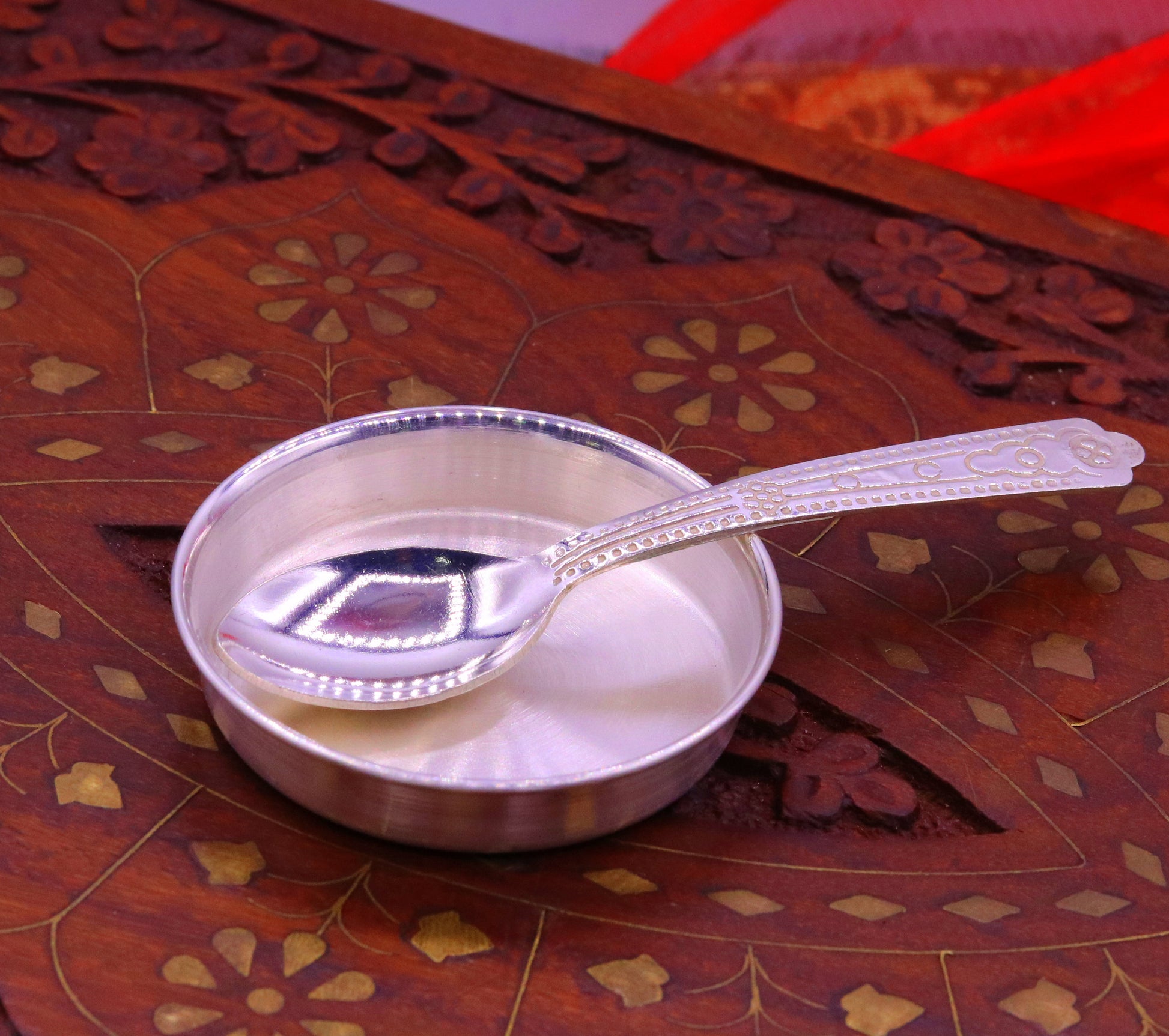 99.99 pure silver handmade silver small baby plate and spoon set, silver has antibacterial properties for stay healthy, silver vessels sv10 - TRIBAL ORNAMENTS
