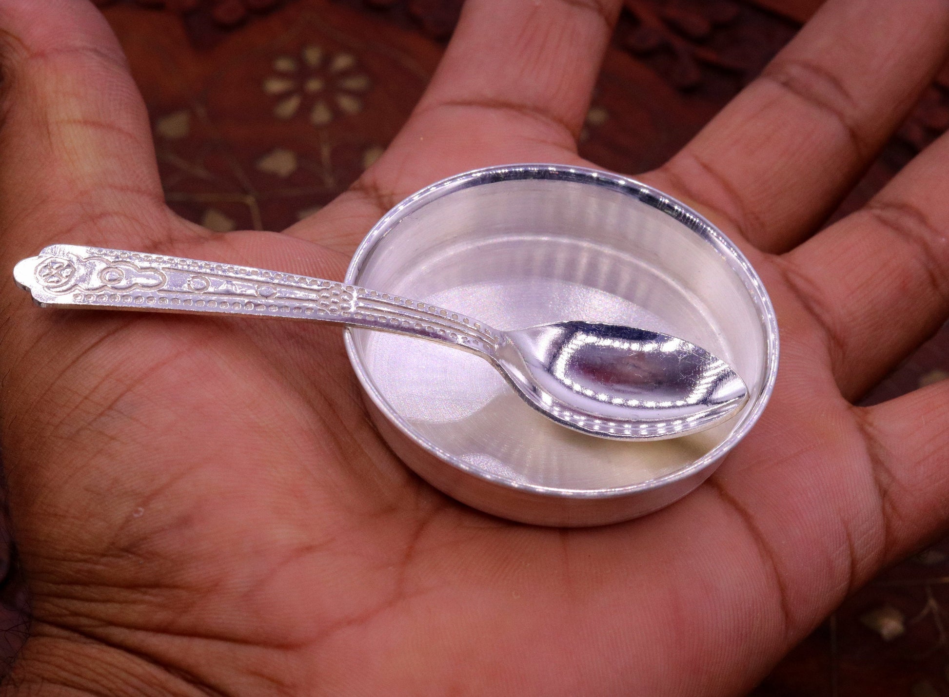 99.99 pure silver handmade silver small baby plate and spoon set, silver has antibacterial properties for stay healthy, silver vessels sv10 - TRIBAL ORNAMENTS