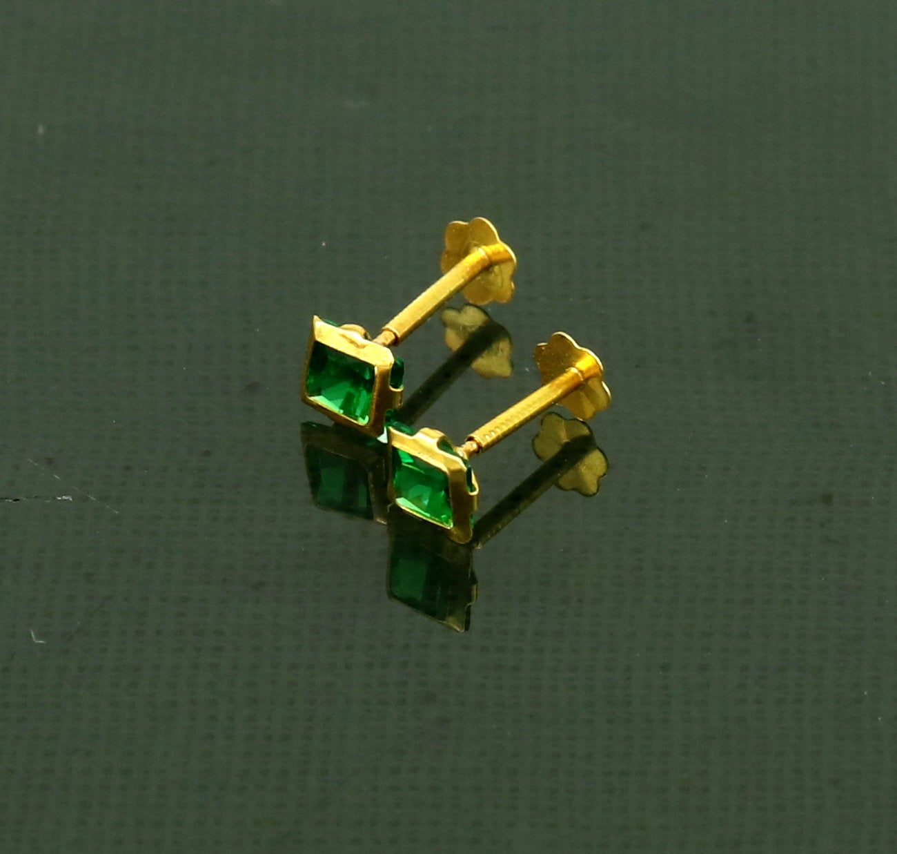 3MM OR 4mm single Green stone 18kt yellow gold handmade square shape fabulous screw back stud earring or nose pin unisex jewelry er121 - TRIBAL ORNAMENTS