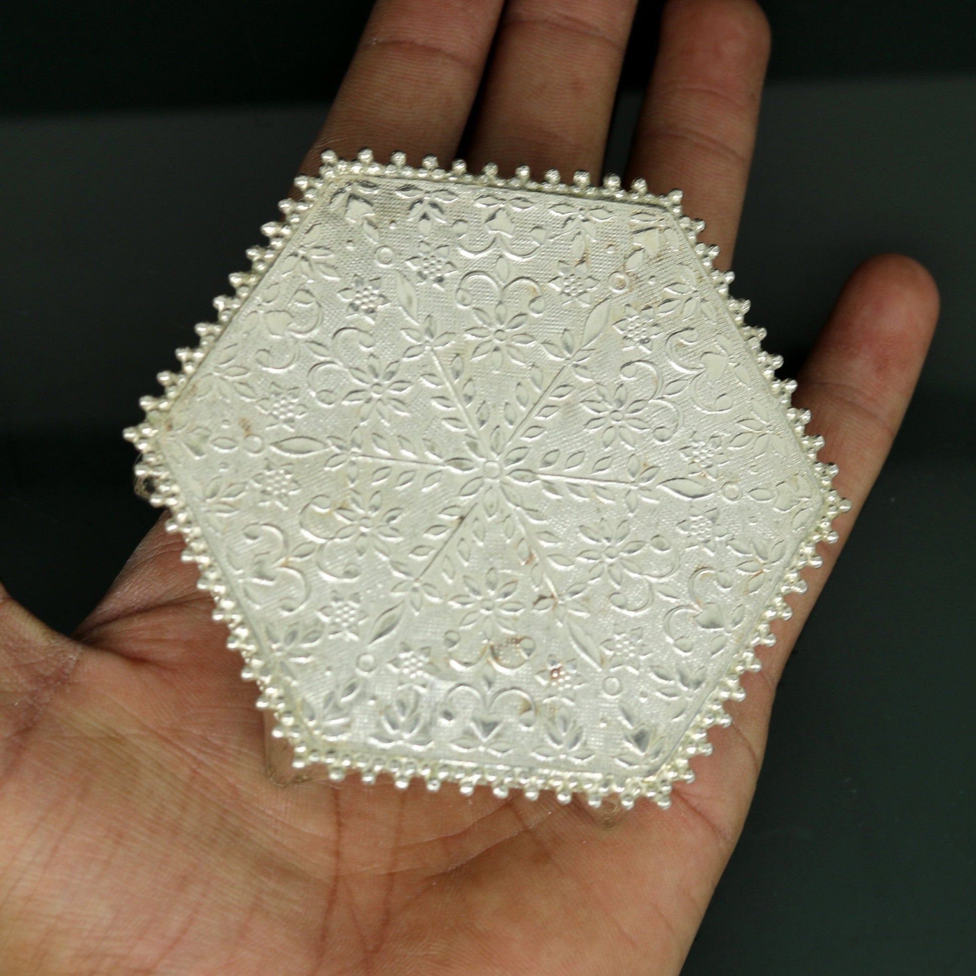 Sterling silver handmade solid silver gorgeous silver handcrafted customize mini table/bazot, excellent home puja utensils temple art nsv83 - TRIBAL ORNAMENTS