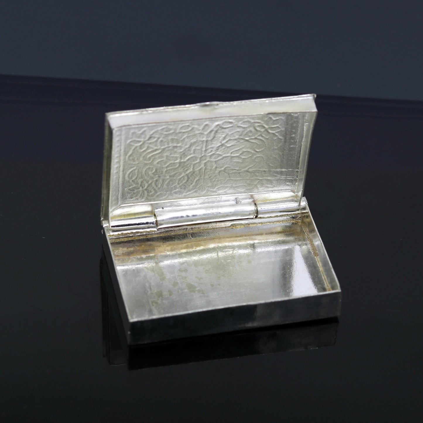 Awesome vintage style 925 pure silver green floral enamel work trinket box, jewelry box, pills box, silver articles brides gifting stb22 - TRIBAL ORNAMENTS