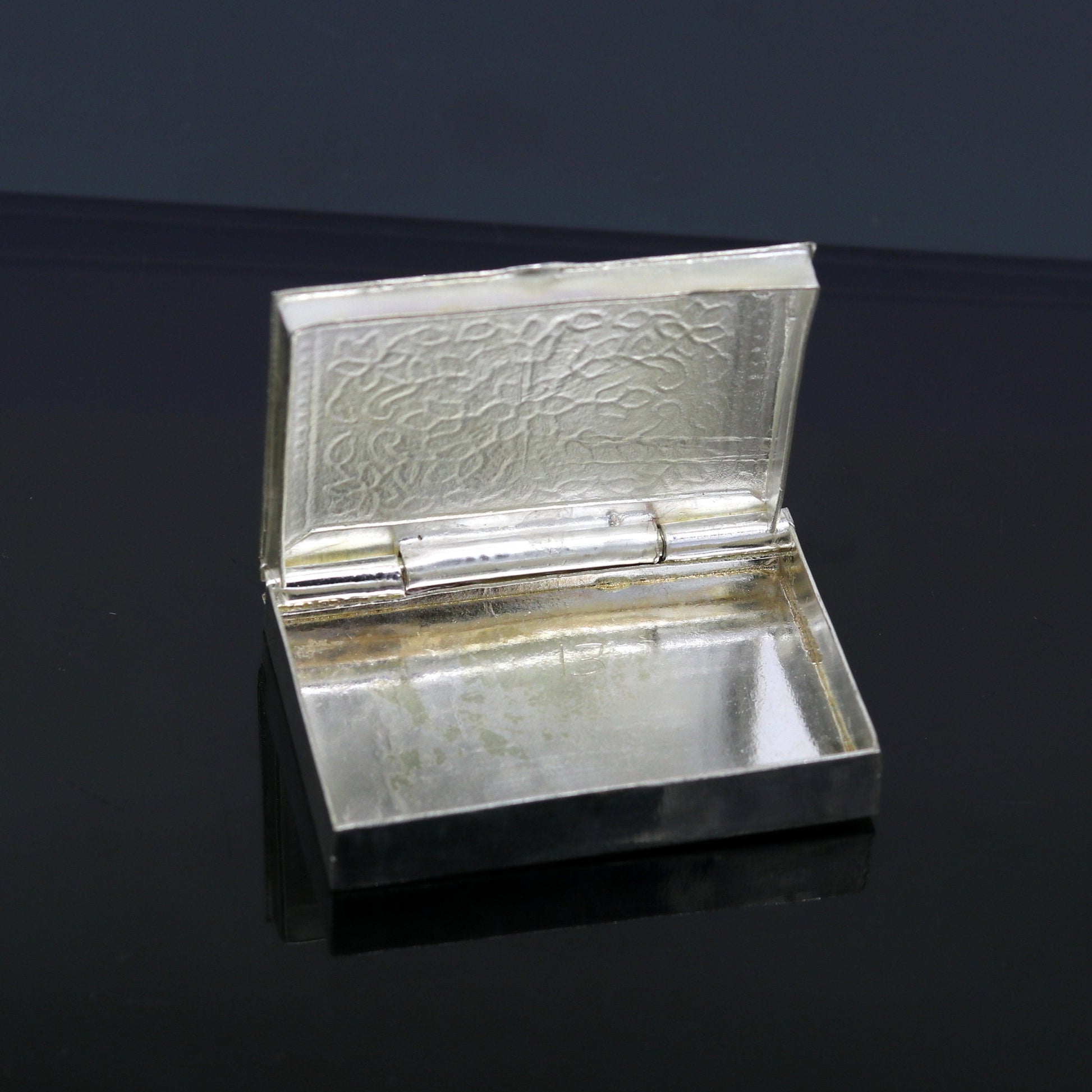 Awesome vintage style 925 pure silver green floral enamel work trinket box, jewelry box, pills box, silver articles brides gifting stb22 - TRIBAL ORNAMENTS