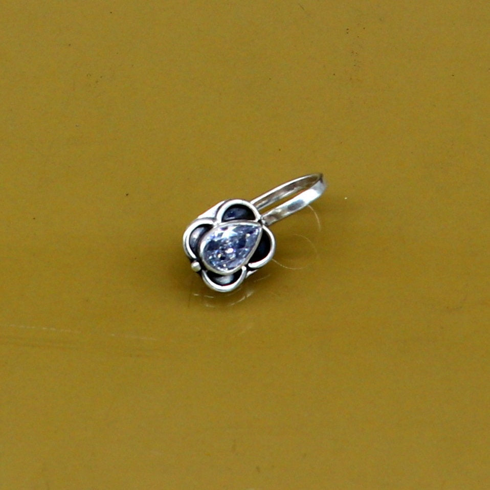 Silver clip deals on nose pin