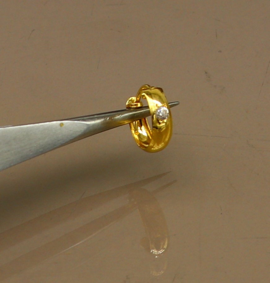 18kt yellow fine gold single stone hoops earring, excellent brides made clip on earring, Huggie Hoop Earrings jewelry gifting ho69 - TRIBAL ORNAMENTS