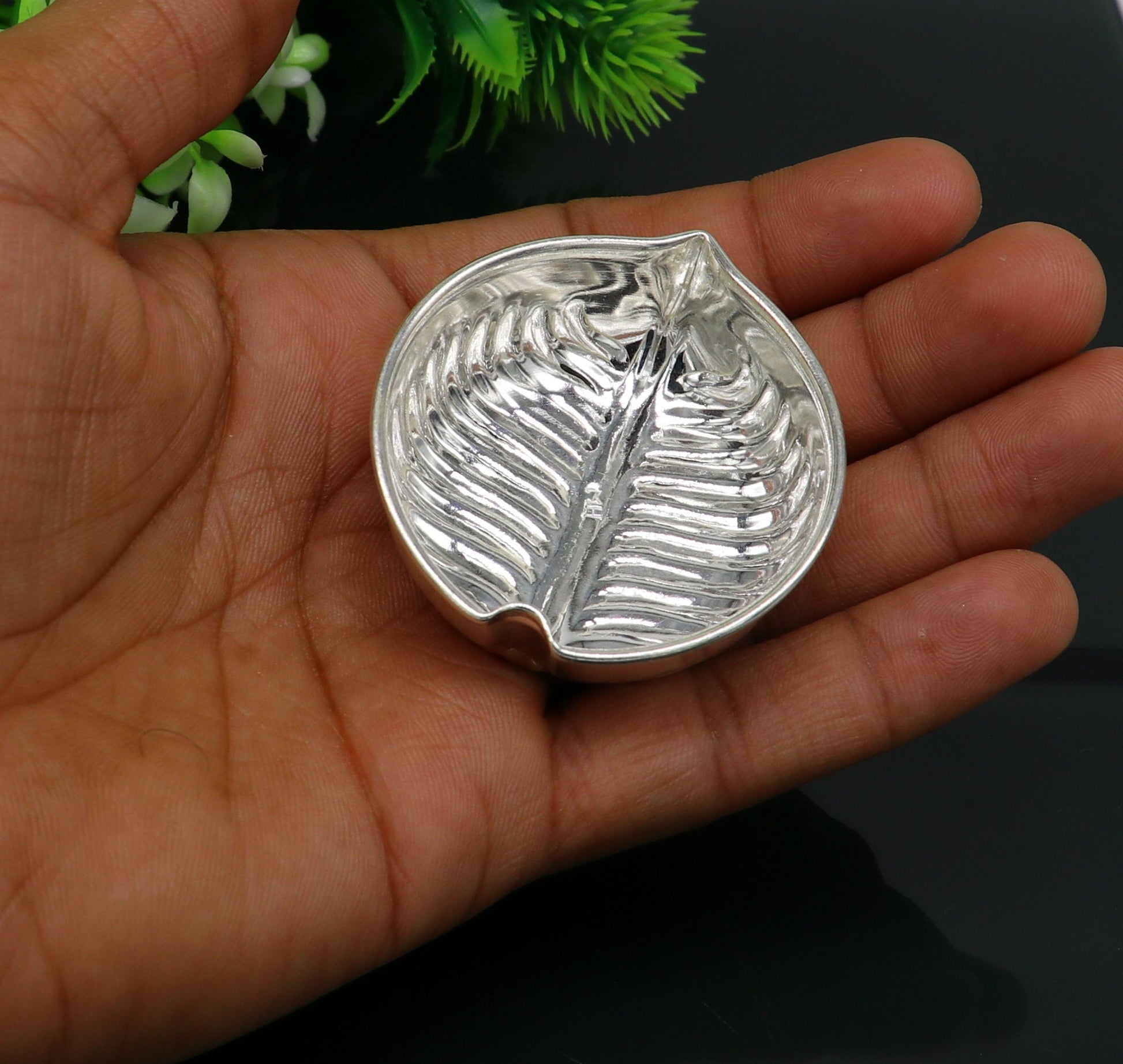 925 sterling silver handcrafted design tilak bowl, sindur bowl, kesar chandan, saffron sandal bowl, puja utensils, baby feeder article su176 - TRIBAL ORNAMENTS