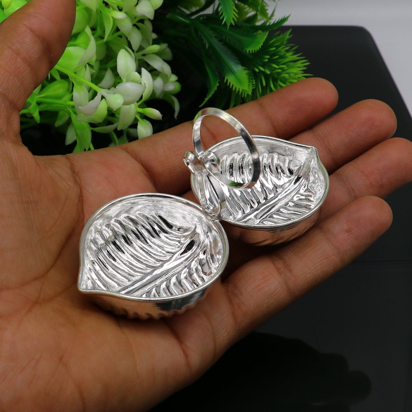 Handmade pure 925 sterling silver gorgeous leaf design stylish tilak combo mini bowl, tilak patra, puja utensils, temple article su180 - TRIBAL ORNAMENTS