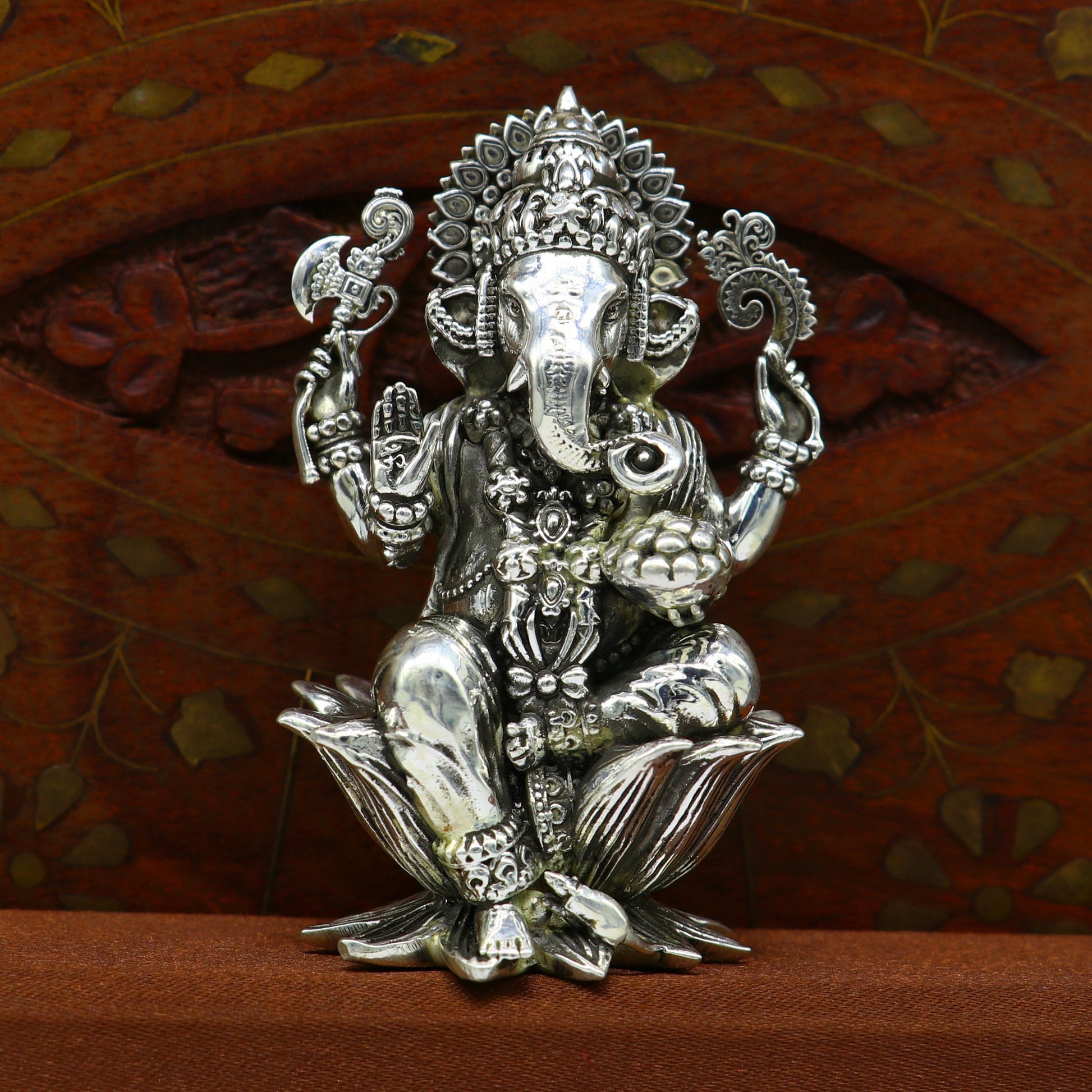 925 Sterling silver Lord Ganesh Idol, Pooja Articles, Silver Idols Figurine, handcrafted Lord Ganesh statue sculpture gifting art su212 - TRIBAL ORNAMENTS