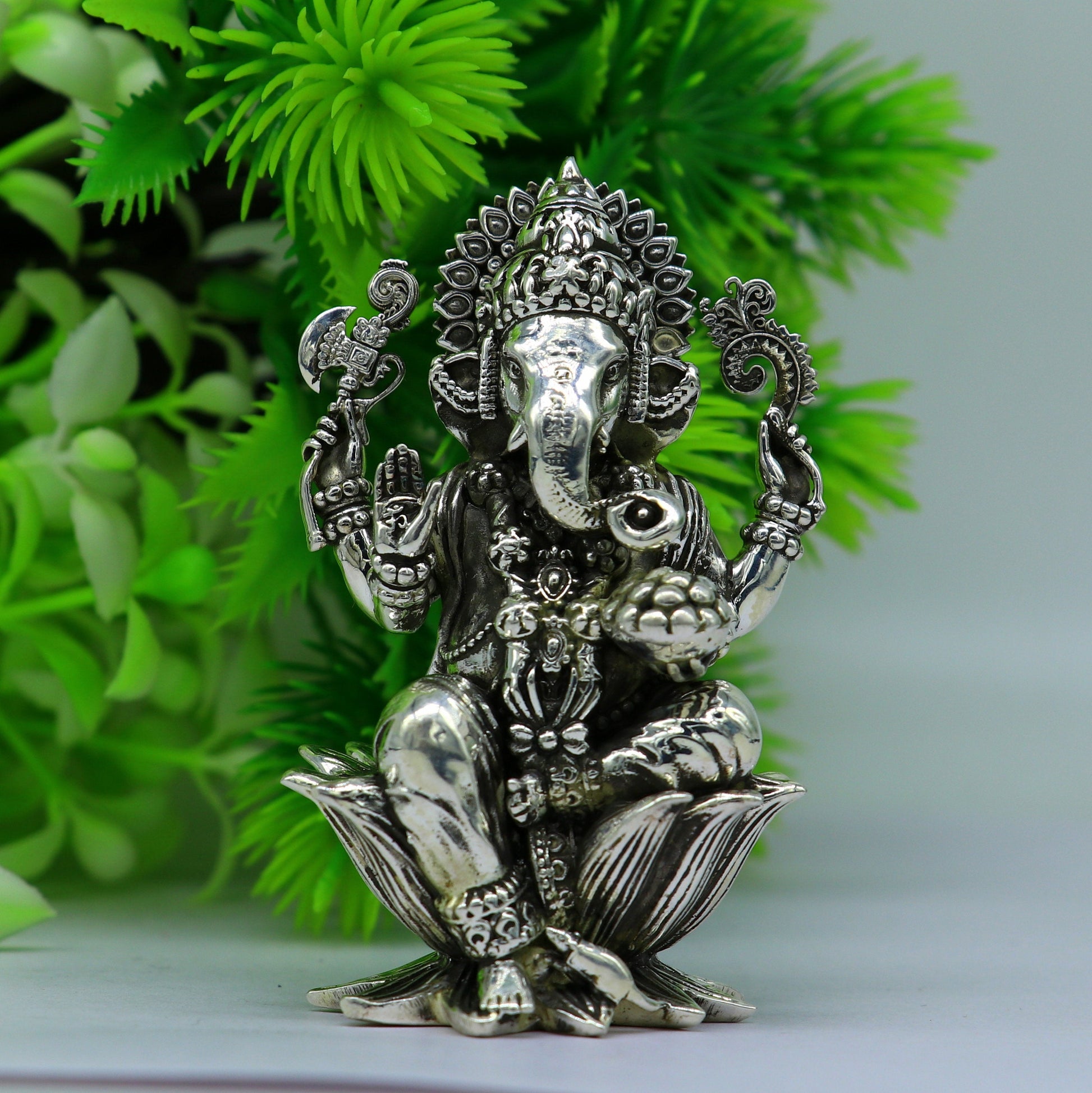 925 Sterling silver Lord Ganesh Idol, Pooja Articles, Silver Idols Figurine, handcrafted Lord Ganesh statue sculpture gifting art su212 - TRIBAL ORNAMENTS