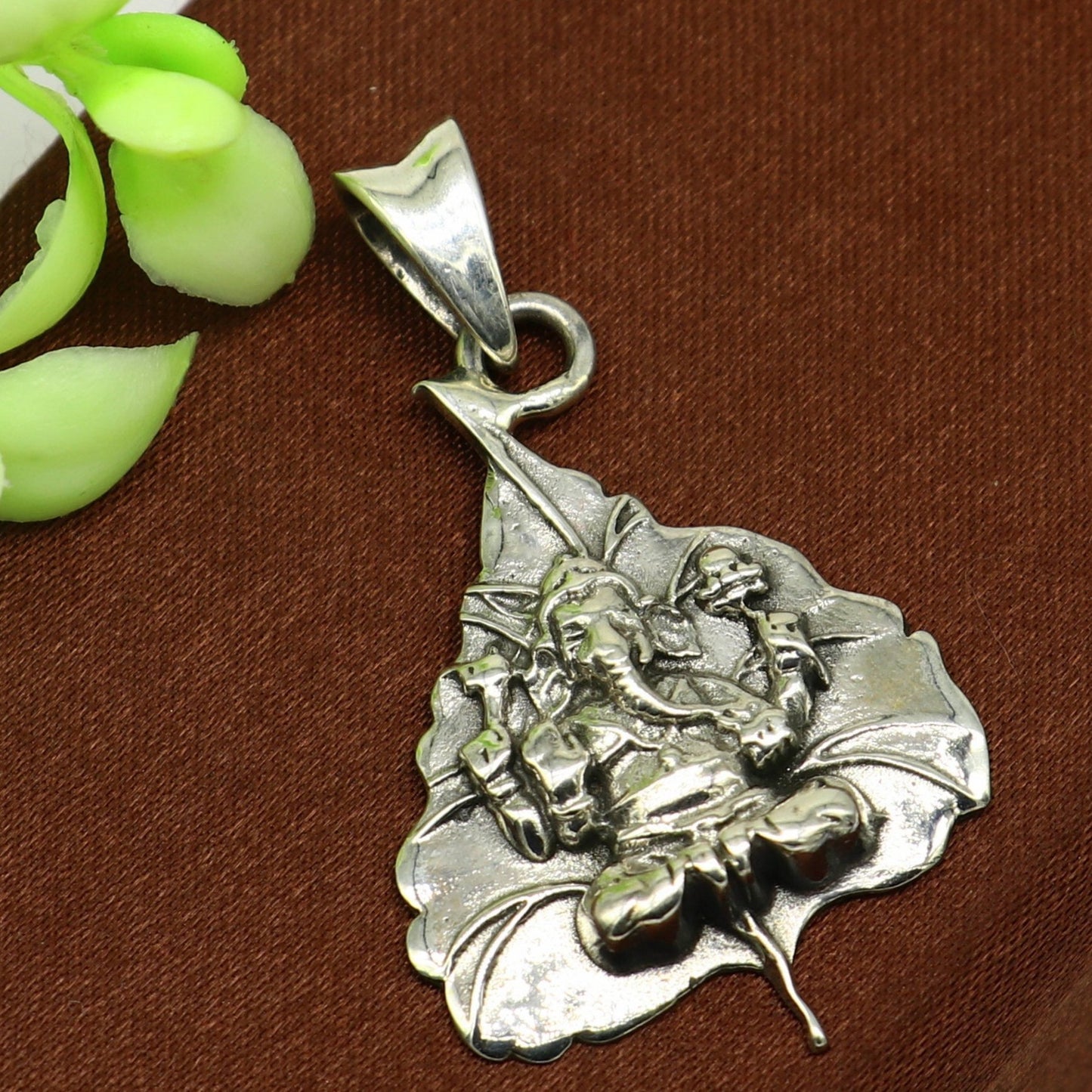 925 sterling silver customize vintage antique style Lord Ganesha Pendant, amazing leaf design stunning pendant unisex gifting jewelry ssp566 - TRIBAL ORNAMENTS