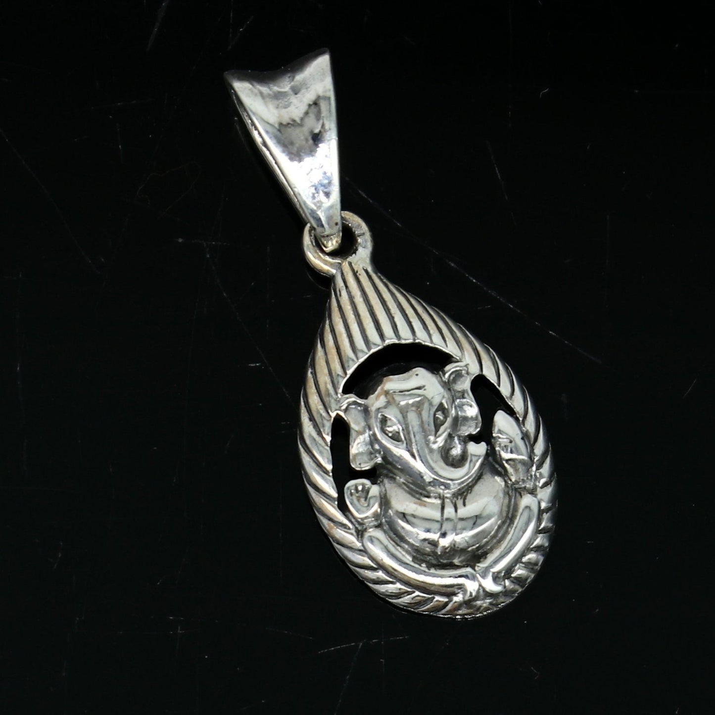 925 sterling silver handmade vintage stylish trendy idol Ganesha pendant , exclusive designer unisex pendant silver locket jewelry ssp434 - TRIBAL ORNAMENTS