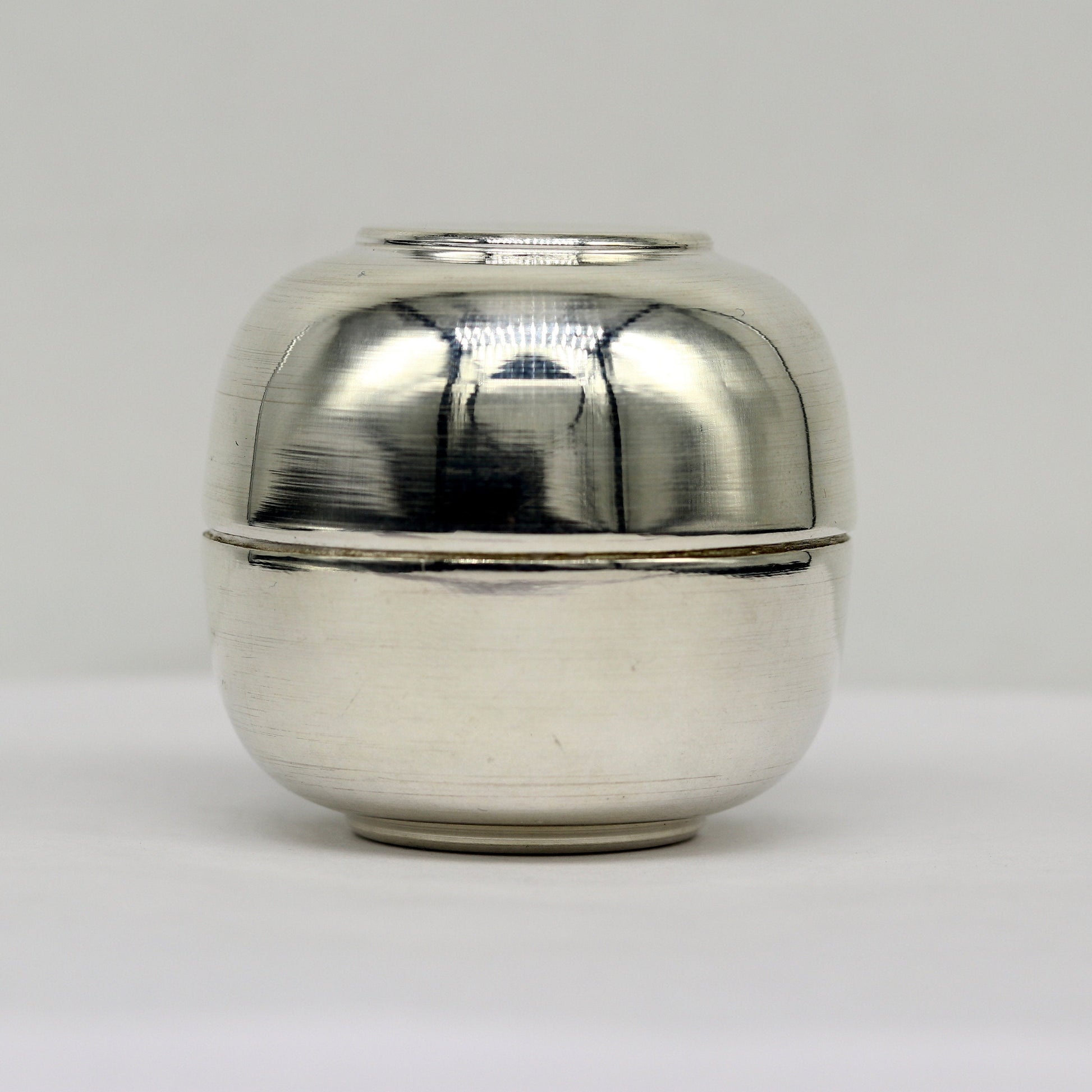 999 fine silver handmade gorgeous small idol's Prasad box, trinket box, container box, brides sindur box, solid silver article utensil sv184 - TRIBAL ORNAMENTS