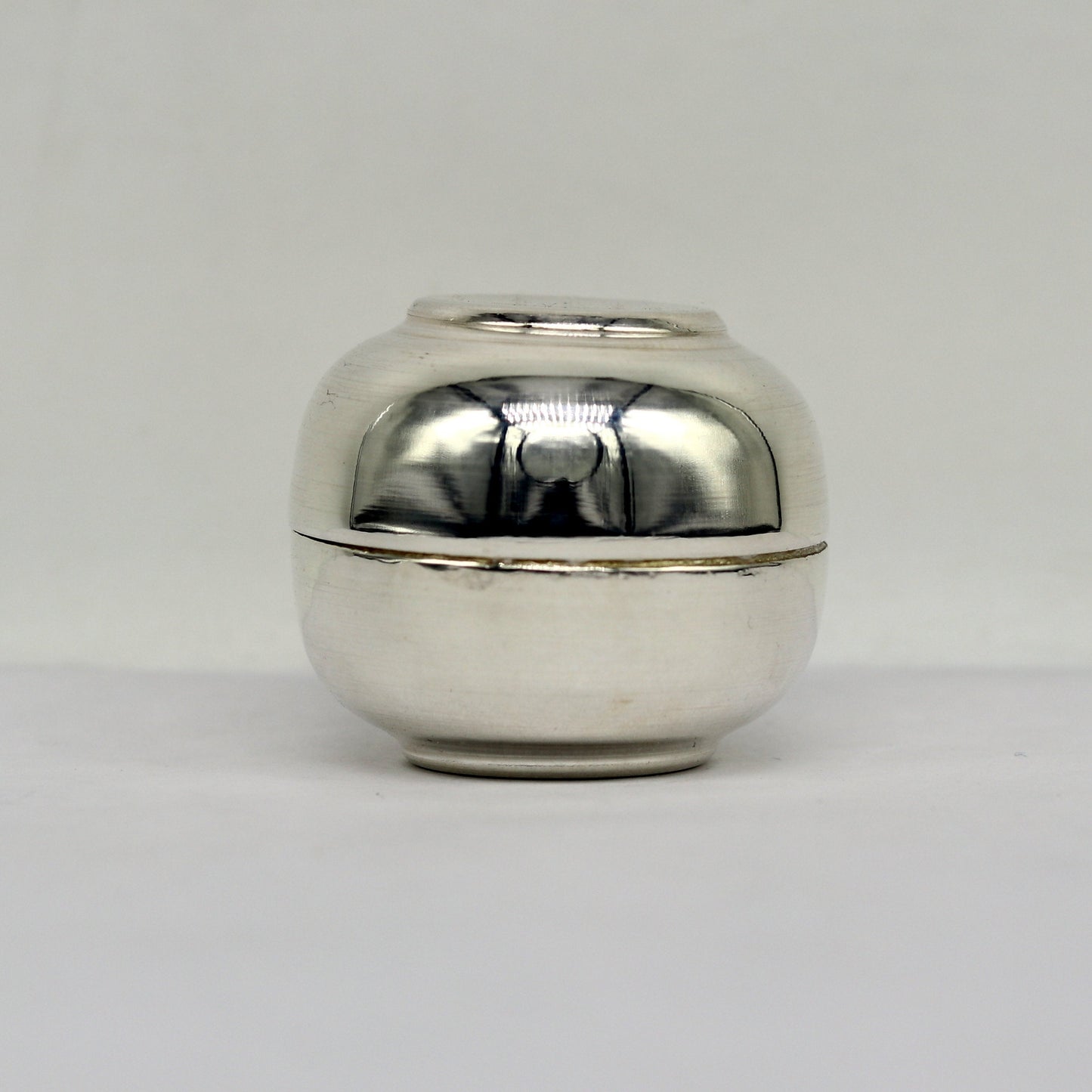 999 fine silver handmade gorgeous small idol's Prasad box, trinket box, container box, brides Sindur box, solid silver article utensil sv185 - TRIBAL ORNAMENTS