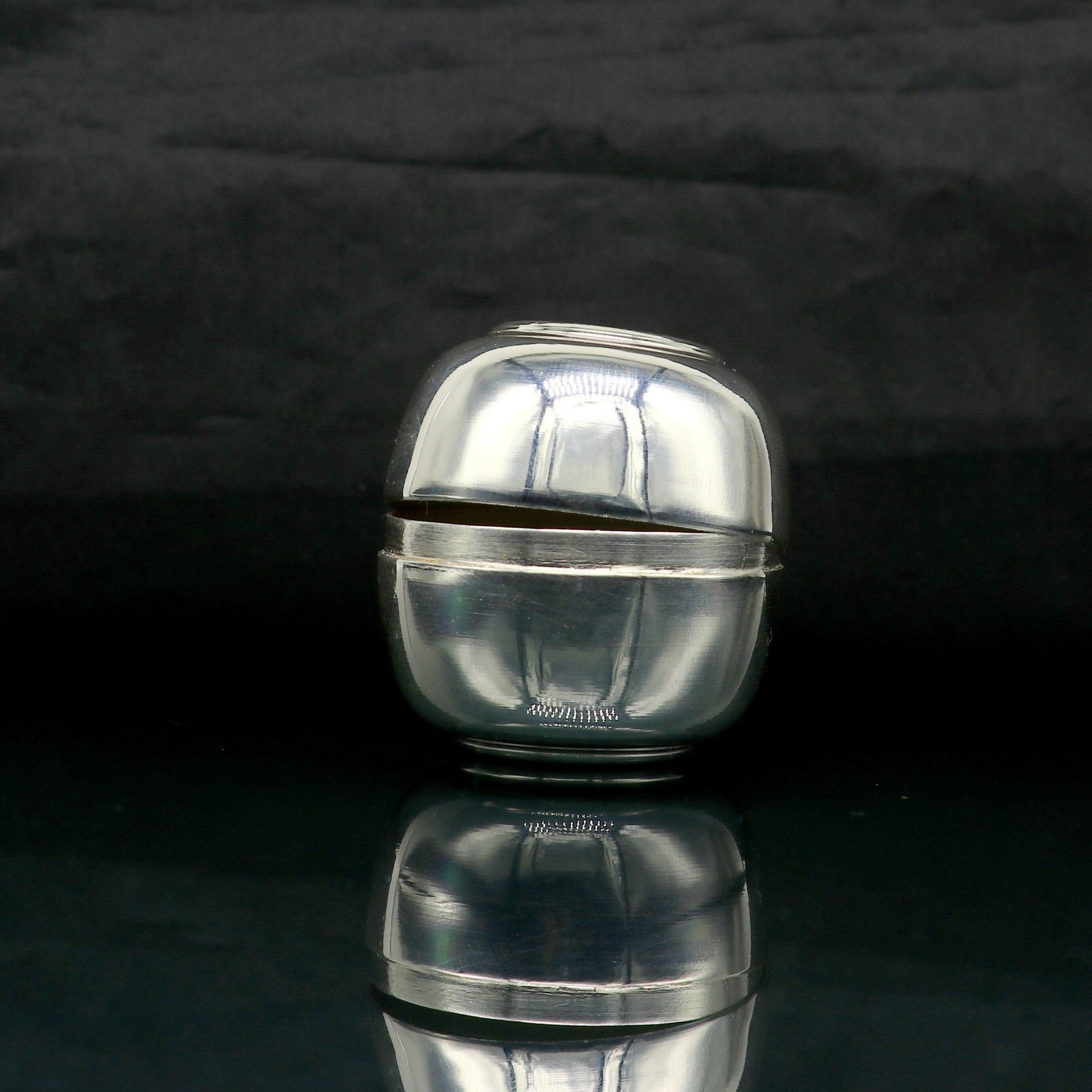 999 fine silver handmade gorgeous small Prasadam bowl or box, trinket box, container box, brides Sindur box, solid silver article sv187 - TRIBAL ORNAMENTS