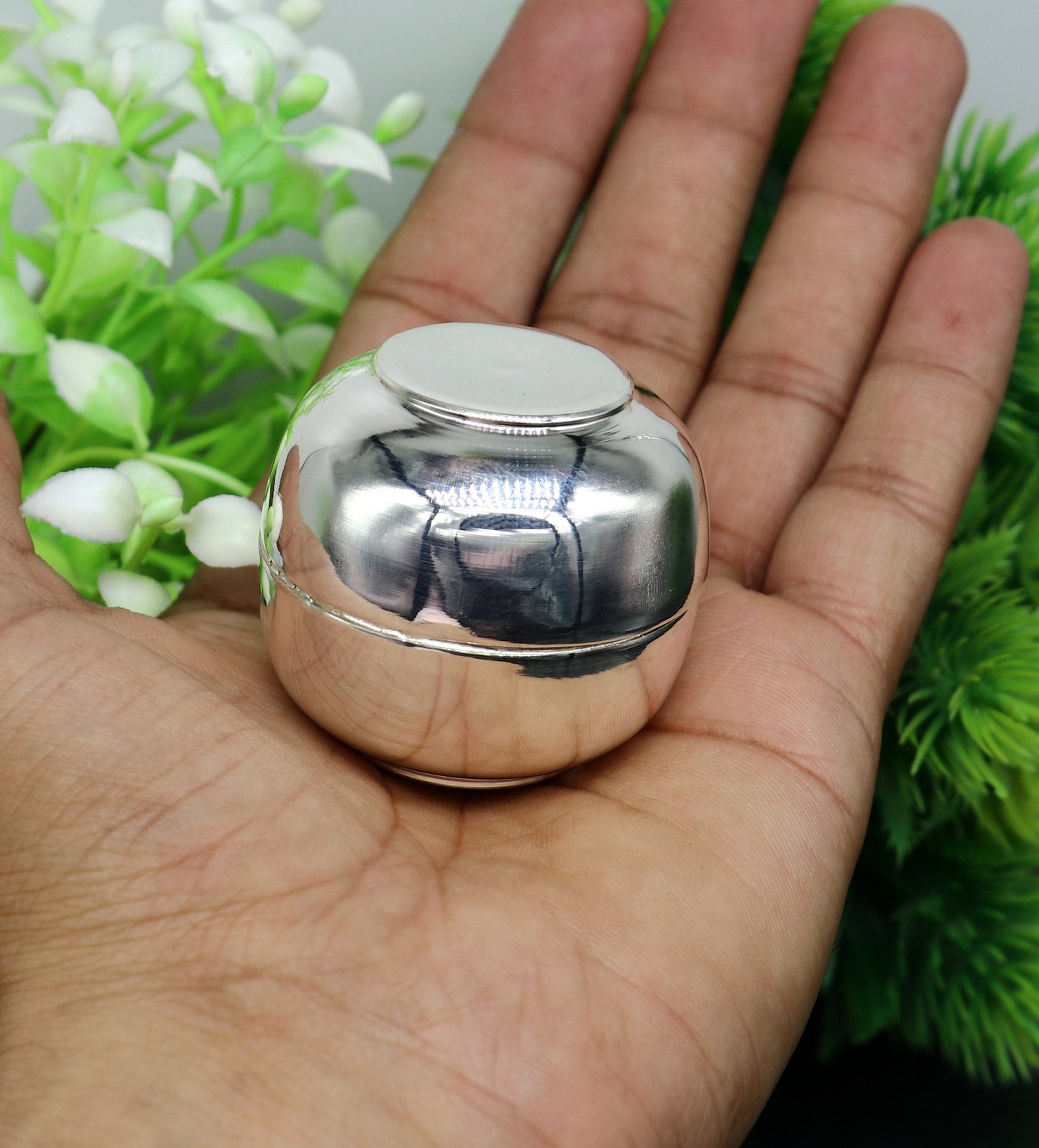 999 fine silver handmade gorgeous small Prasadam bowl or box, trinket box, container box, serving box for god, solid silver article sv189 - TRIBAL ORNAMENTS